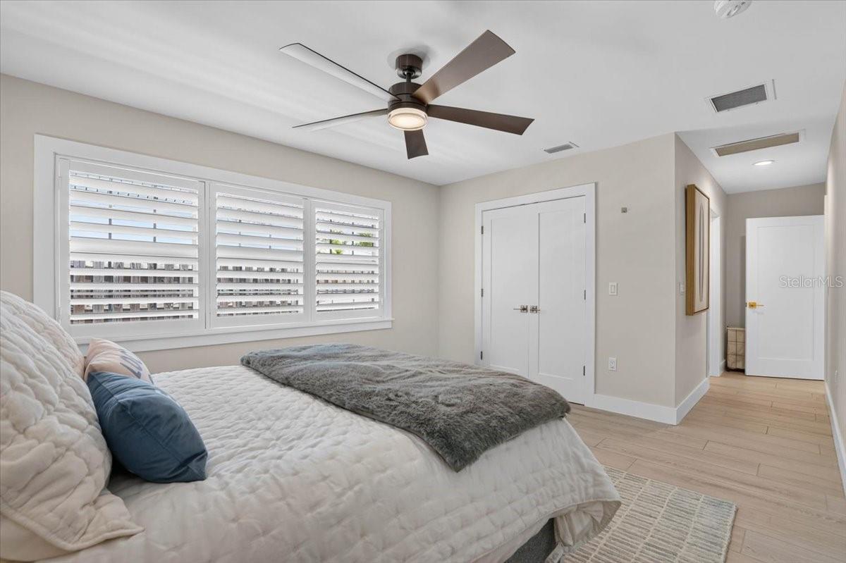 JOHN RINGLING ESTATES INC LIDO BC - Residential
