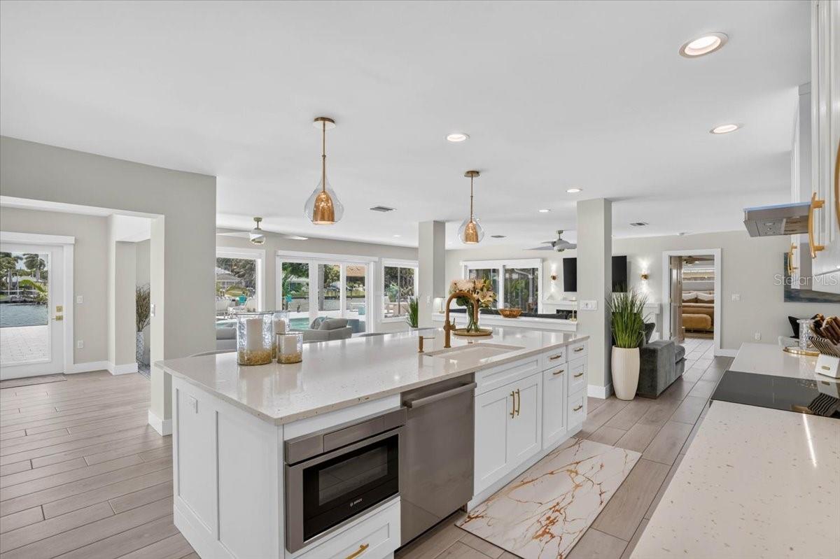 JOHN RINGLING ESTATES INC LIDO BC - Residential