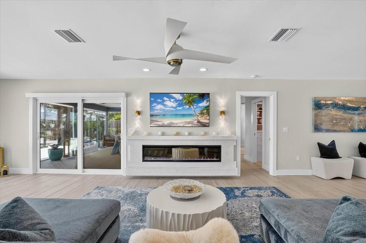 JOHN RINGLING ESTATES INC LIDO BC - Residential