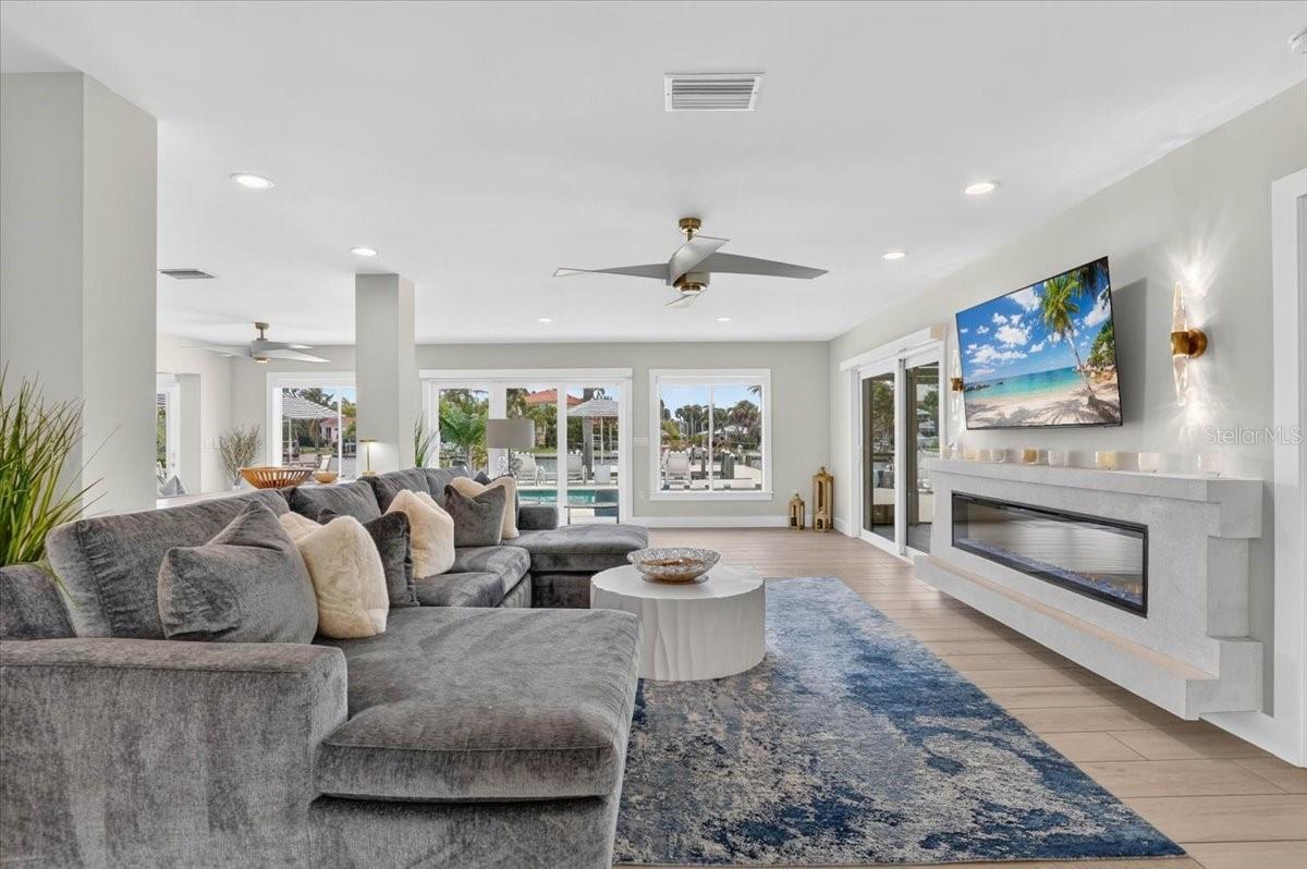 JOHN RINGLING ESTATES INC LIDO BC - Residential
