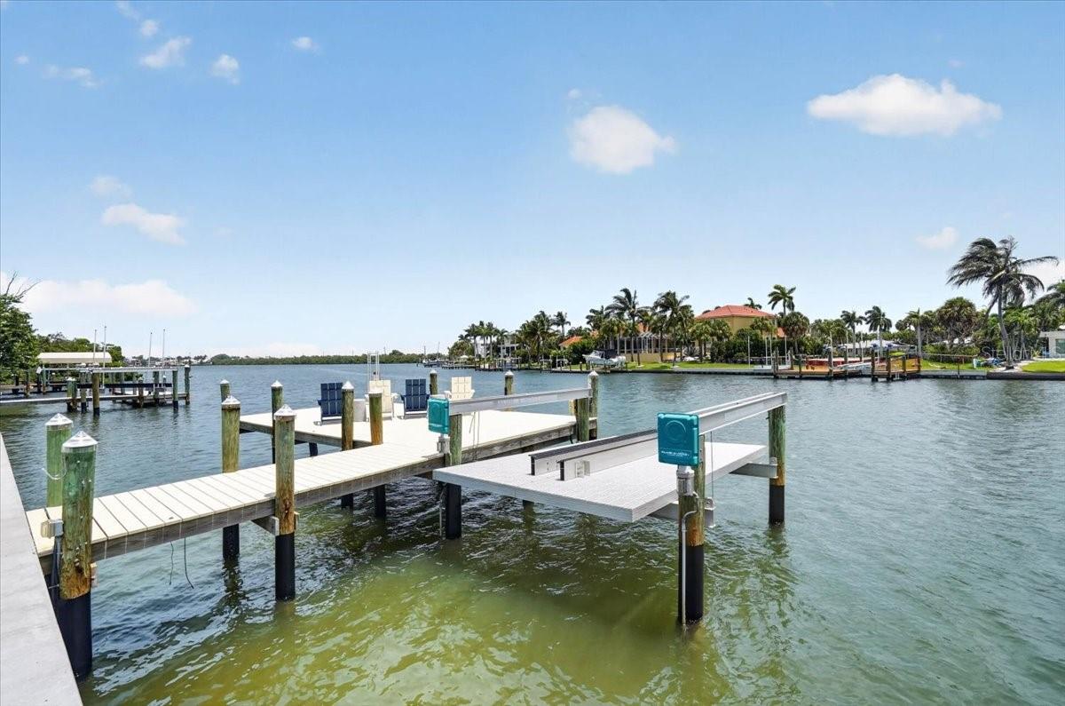 JOHN RINGLING ESTATES INC LIDO BC - Residential