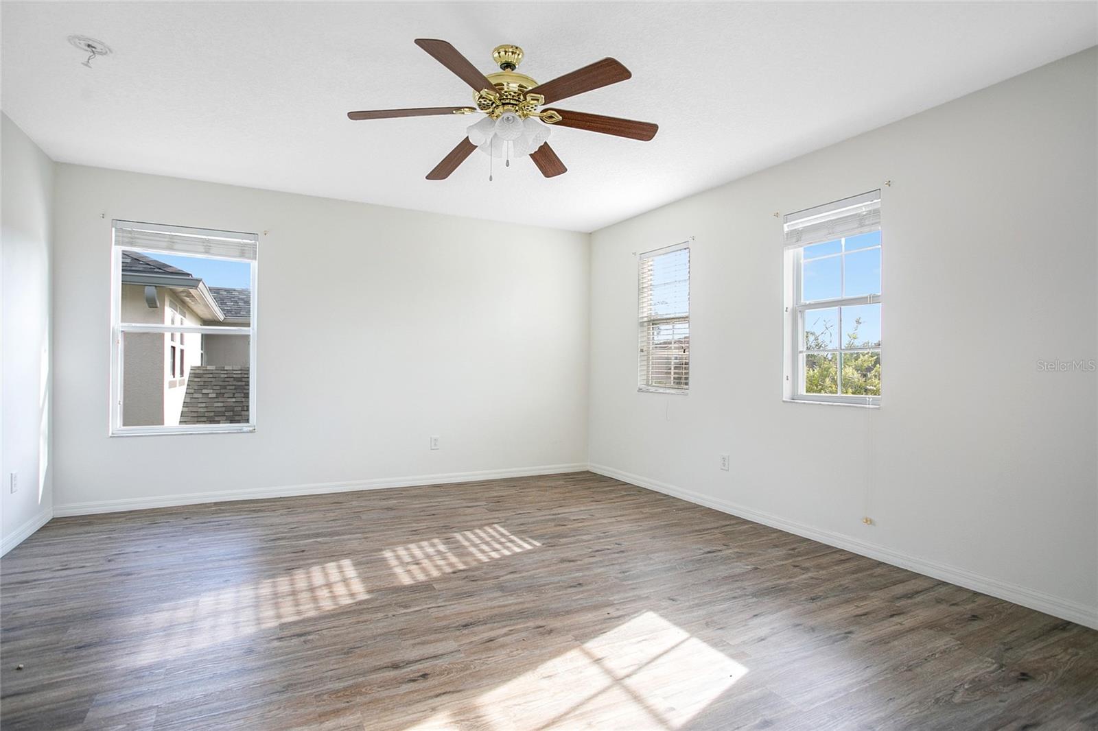 EMERALD RDG H - Residential Lease