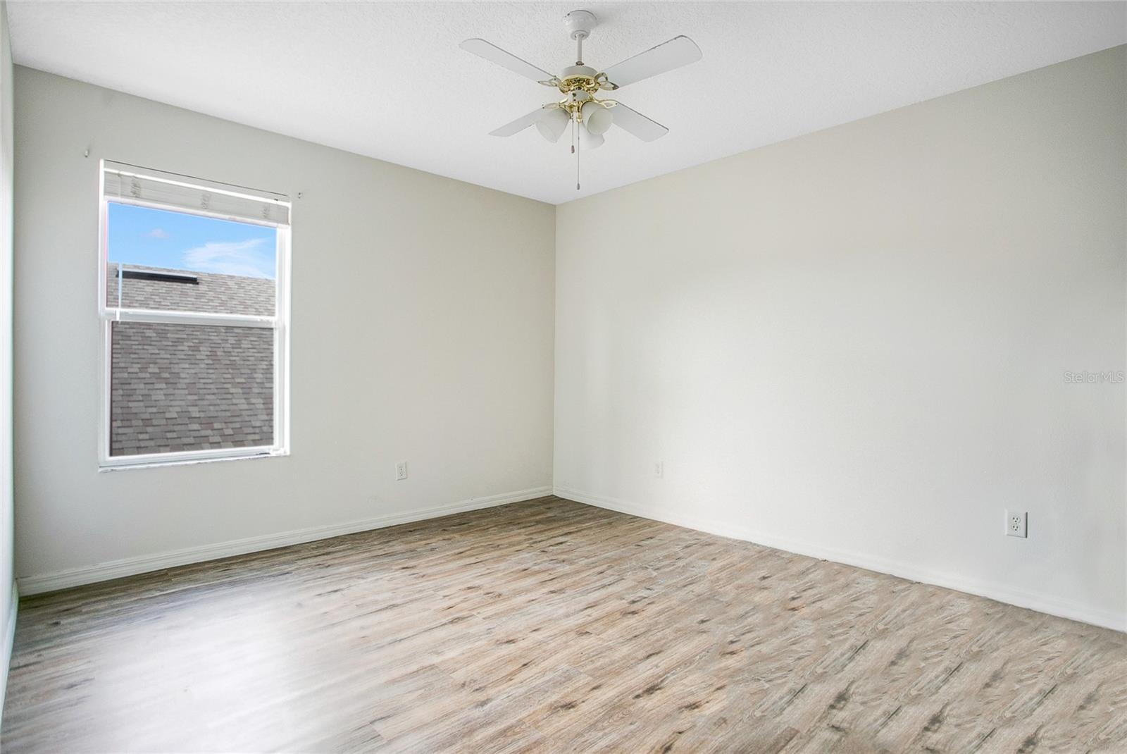 EMERALD RDG H - Residential Lease