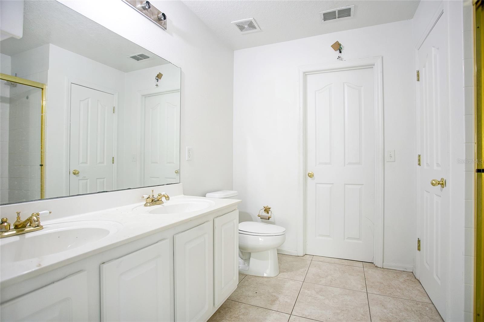 EMERALD RDG H - Residential Lease