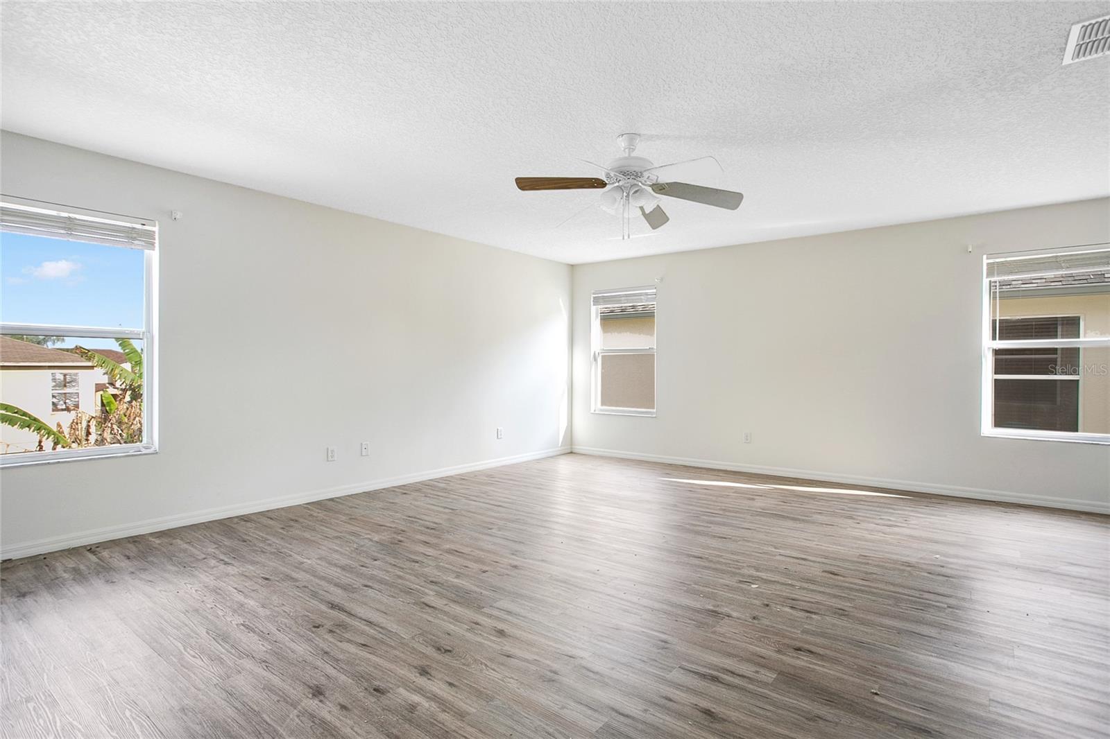 EMERALD RDG H - Residential Lease