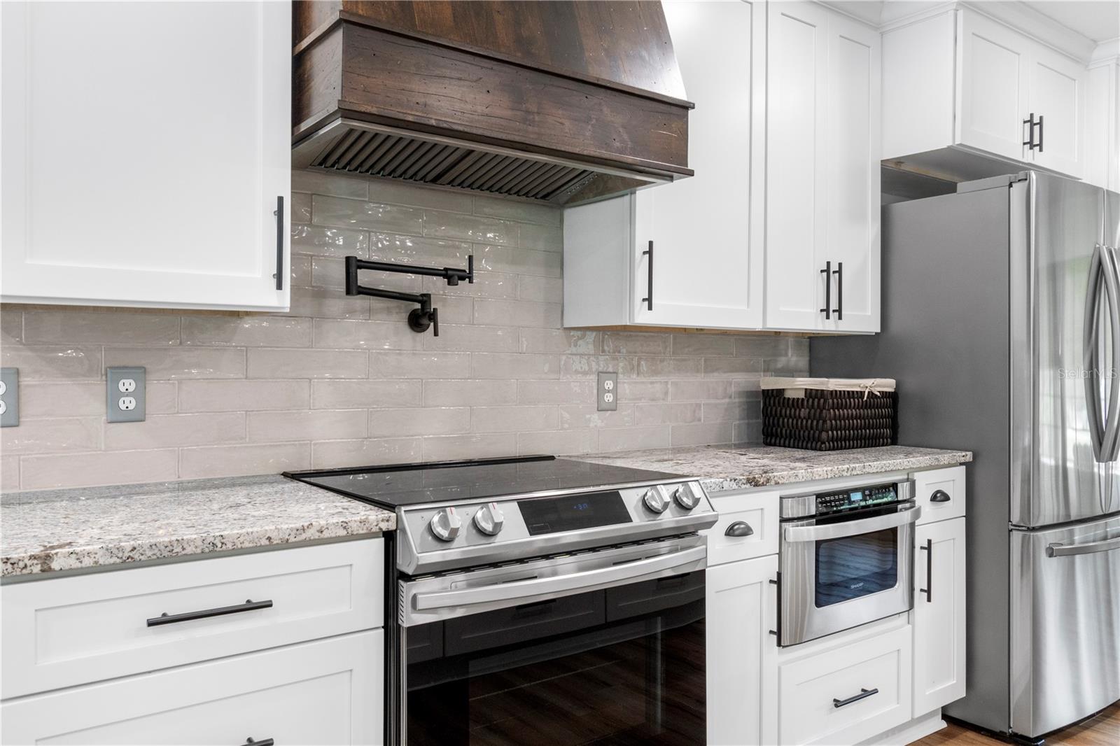 MEADOW WOOD FARMS 01 - Residential