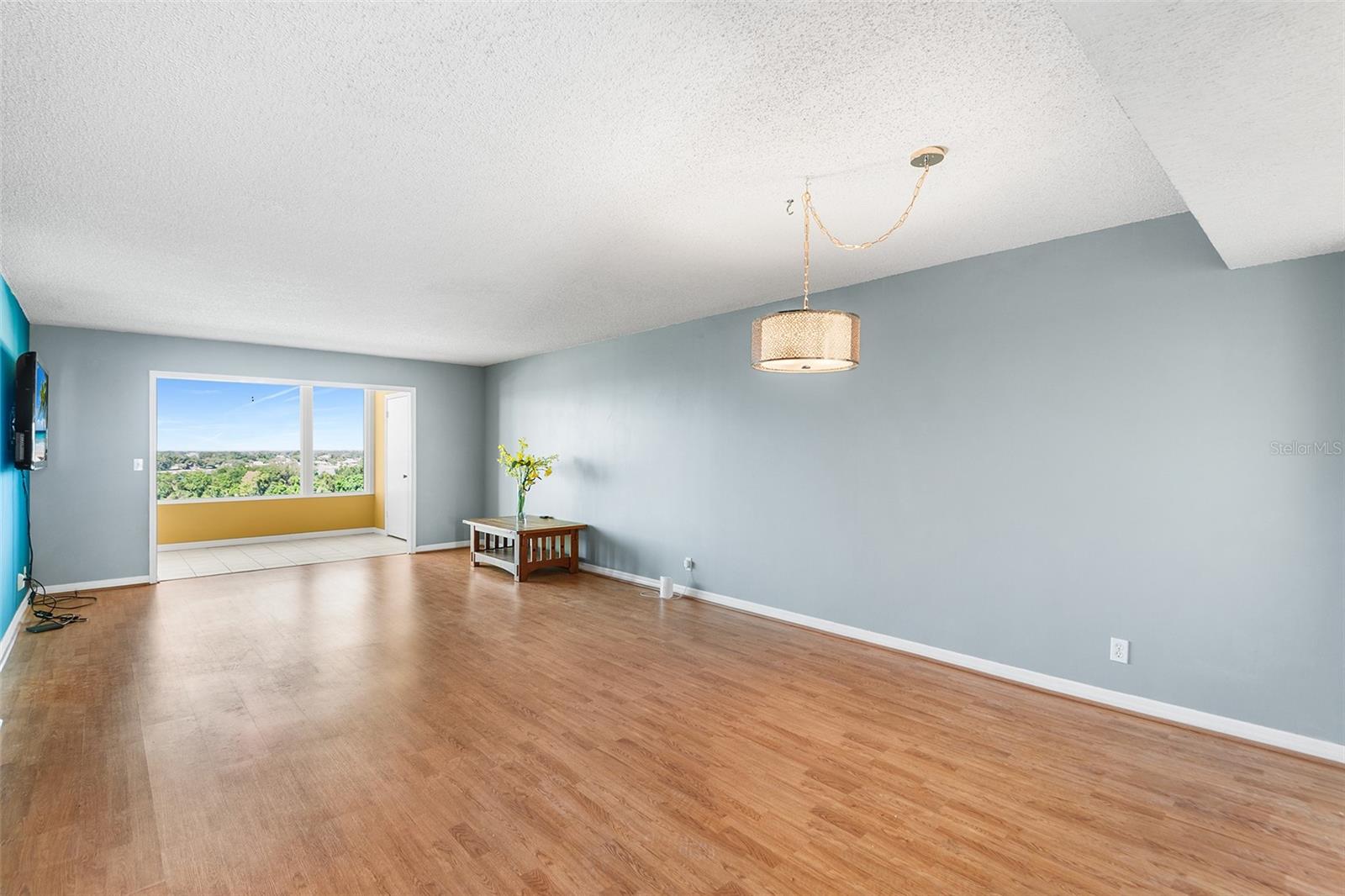 LAKERIDGE CONDO - Residential