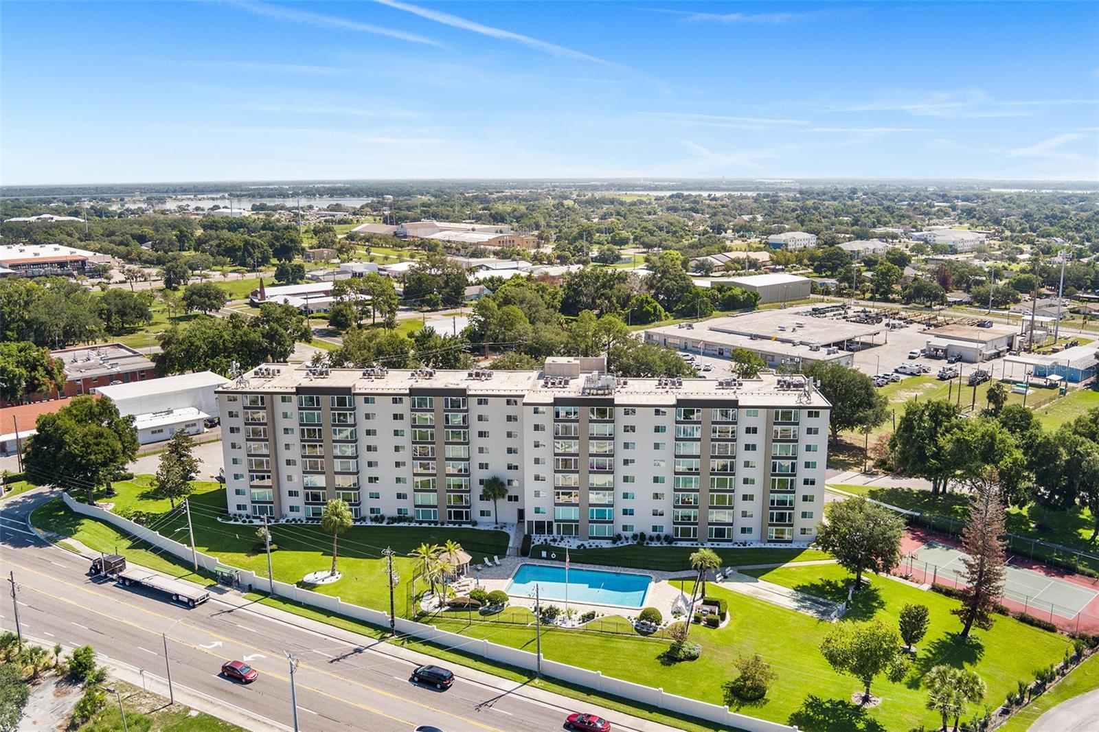 LAKERIDGE CONDO - Residential