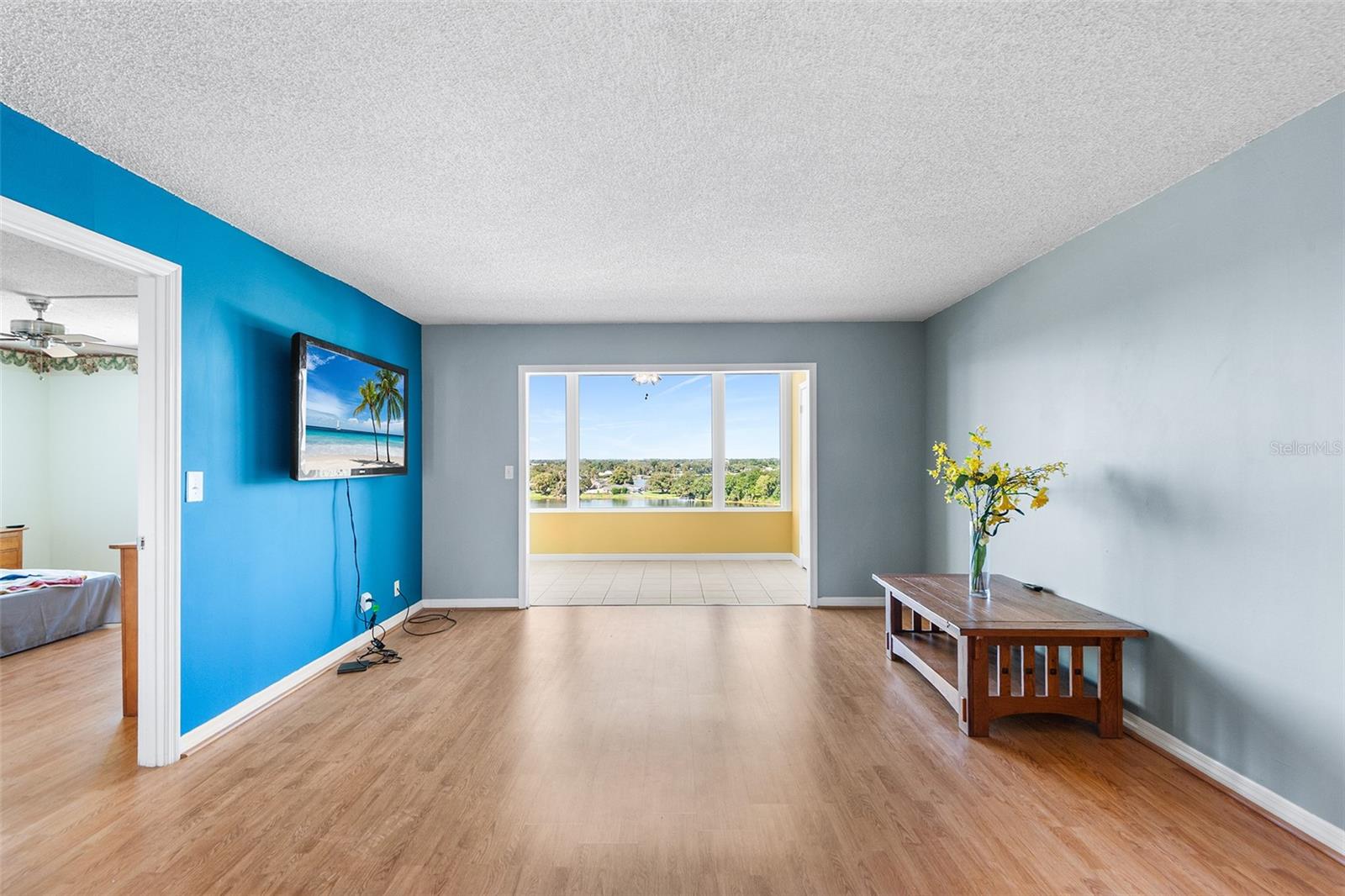 LAKERIDGE CONDO - Residential