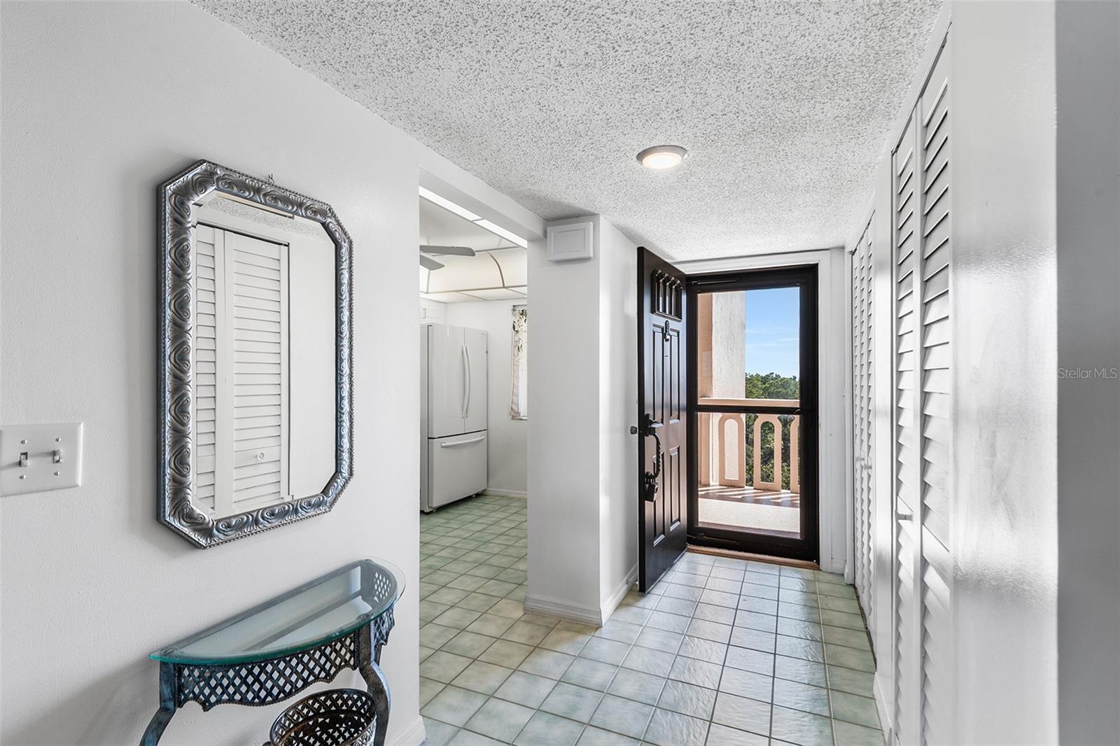 LAKERIDGE CONDO - Residential