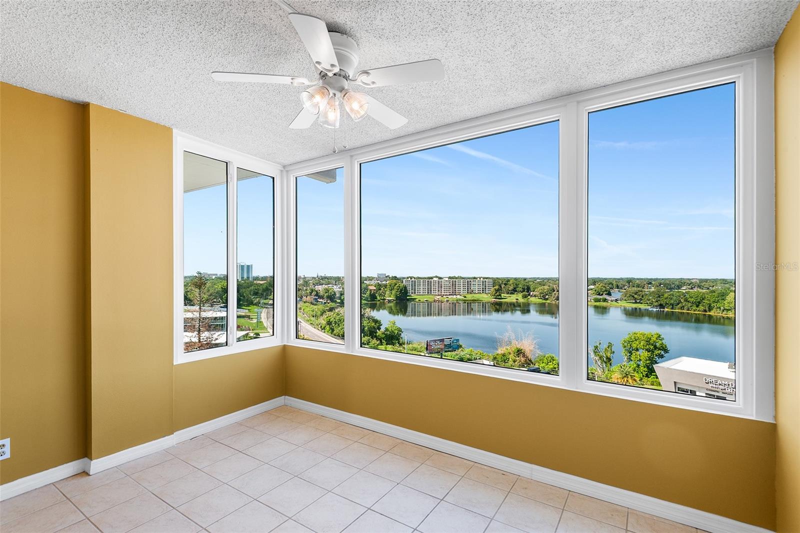 LAKERIDGE CONDO - Residential