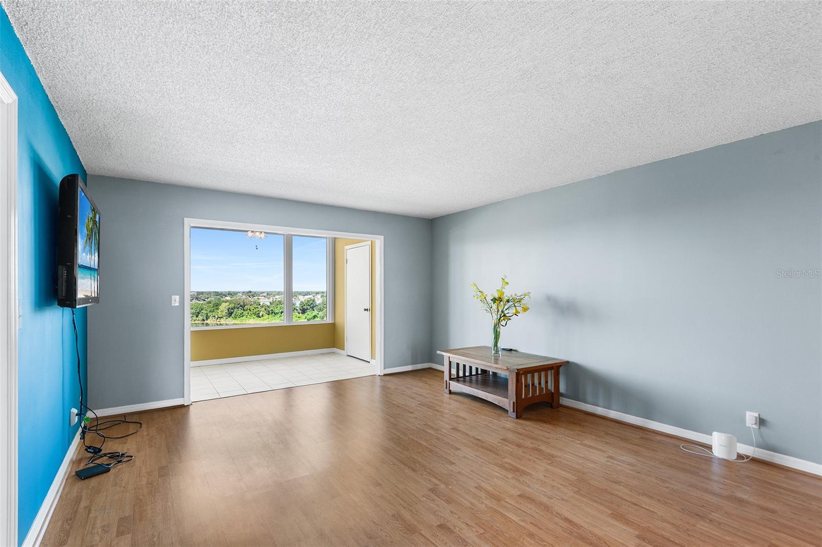LAKERIDGE CONDO - Residential