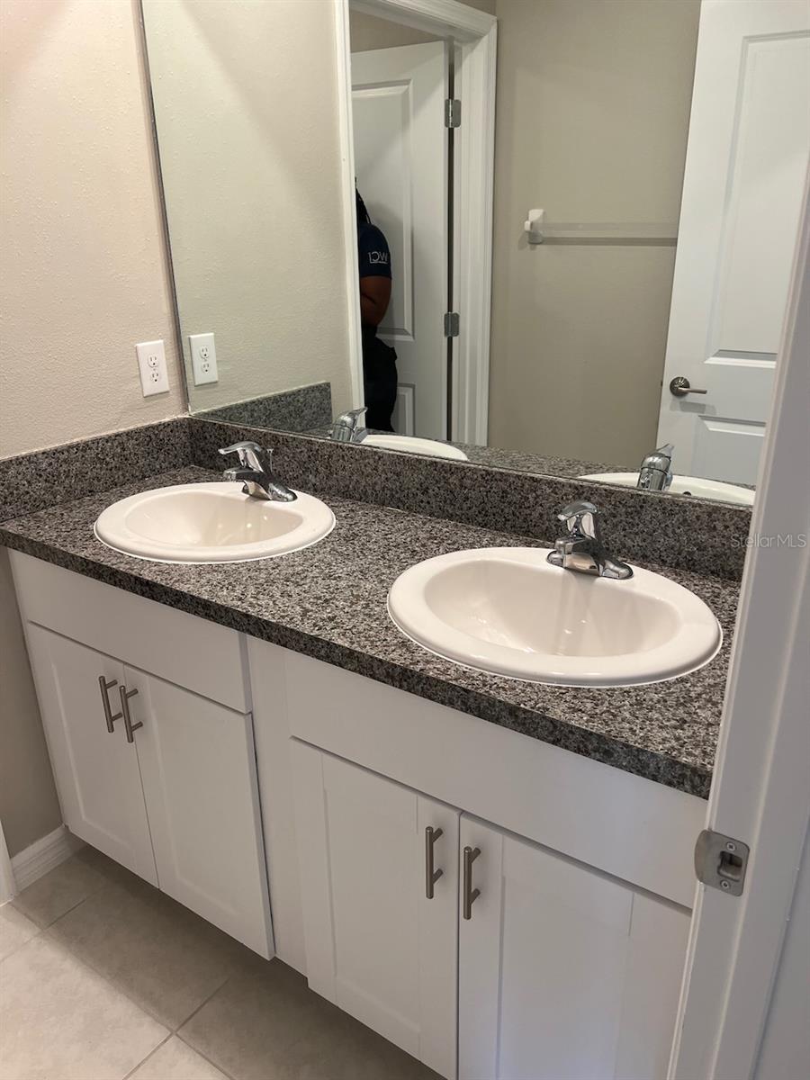 GLENCOVE/BAYPARK PH 2 - Residential Lease