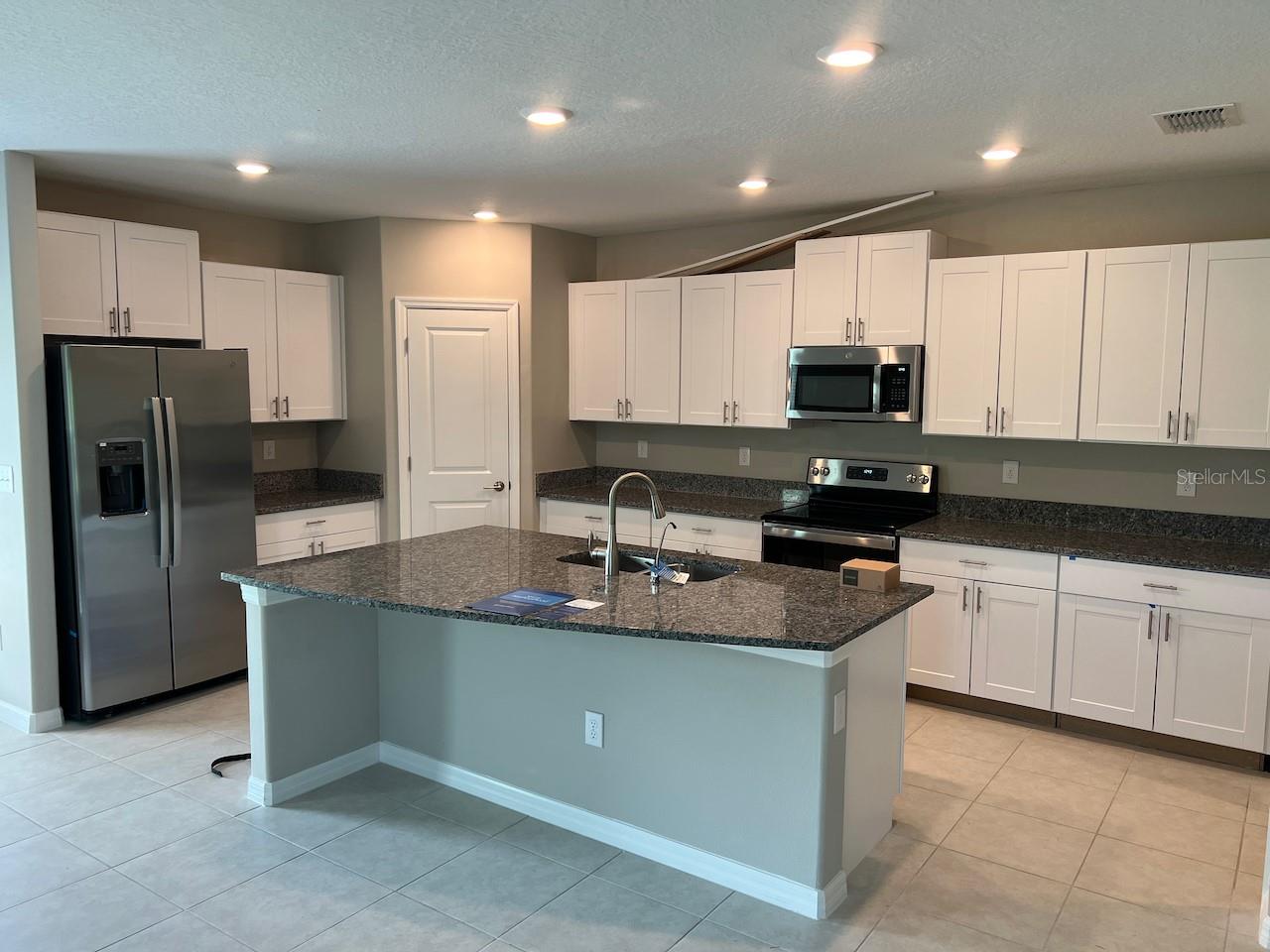GLENCOVE/BAYPARK PH 2 - Residential Lease