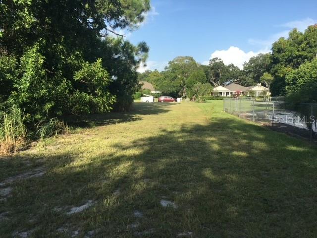 KNOTTY PINE ESTATES - Land