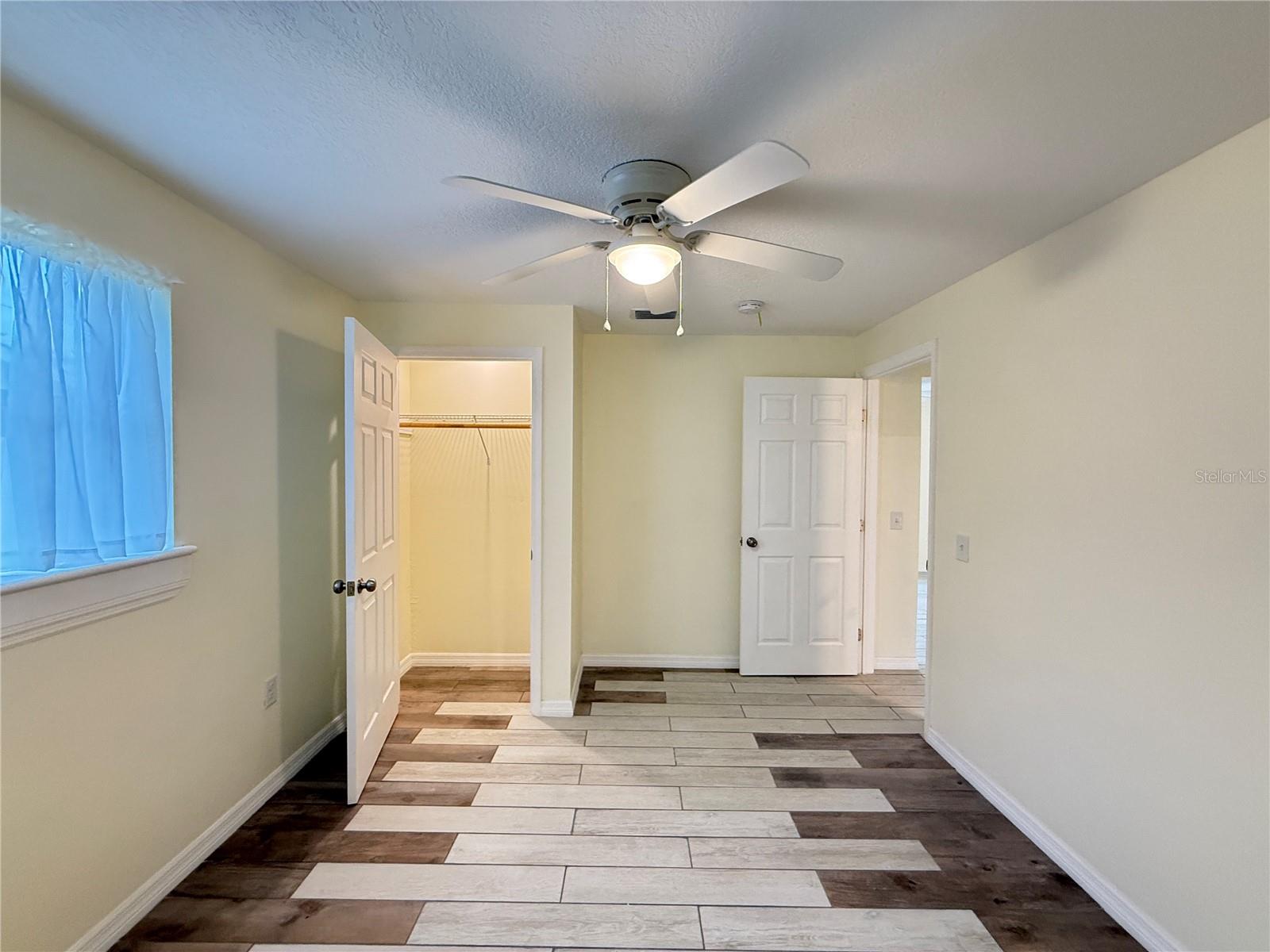 EDGEWATER ACRES UNIT 01 RESUB - Residential
