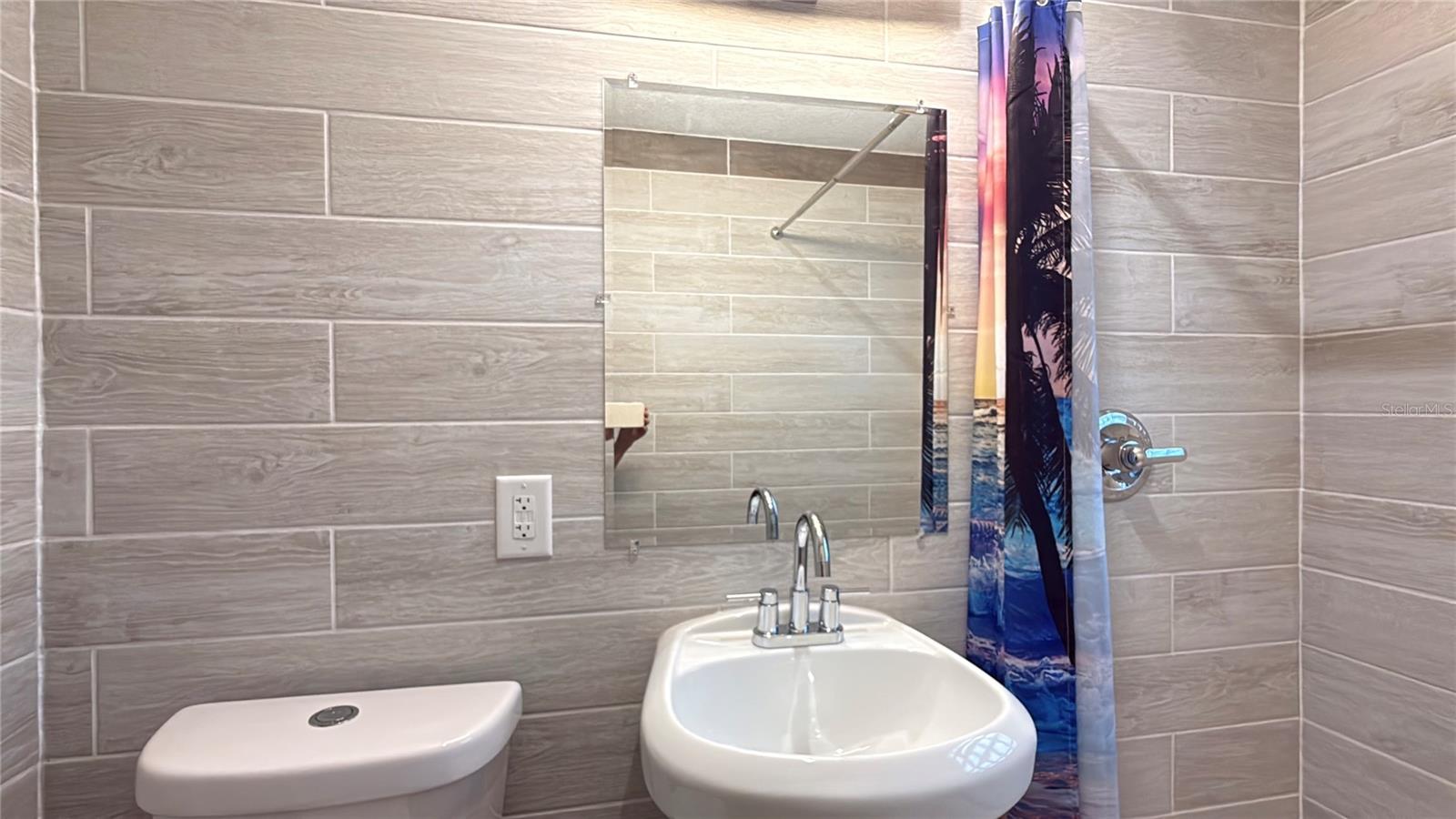 EDGEWATER ACRES UNIT 01 RESUB - Residential