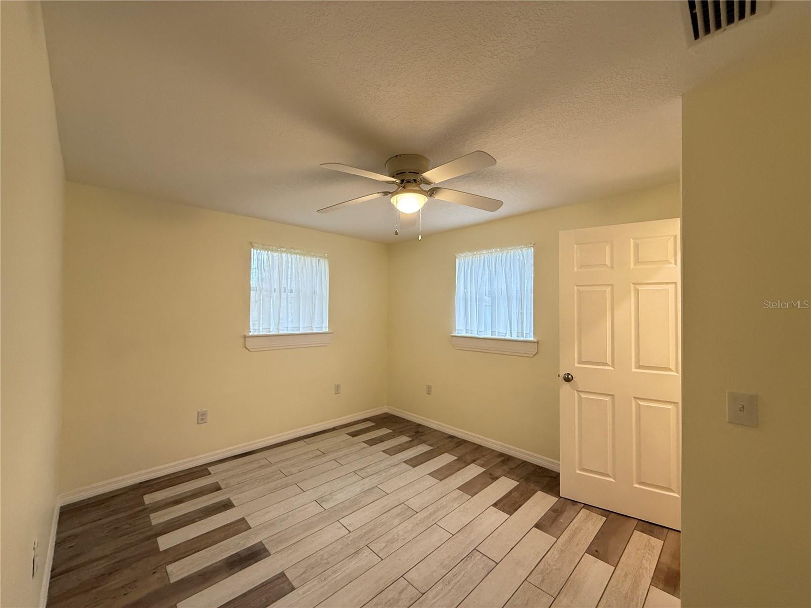 EDGEWATER ACRES UNIT 01 RESUB - Residential
