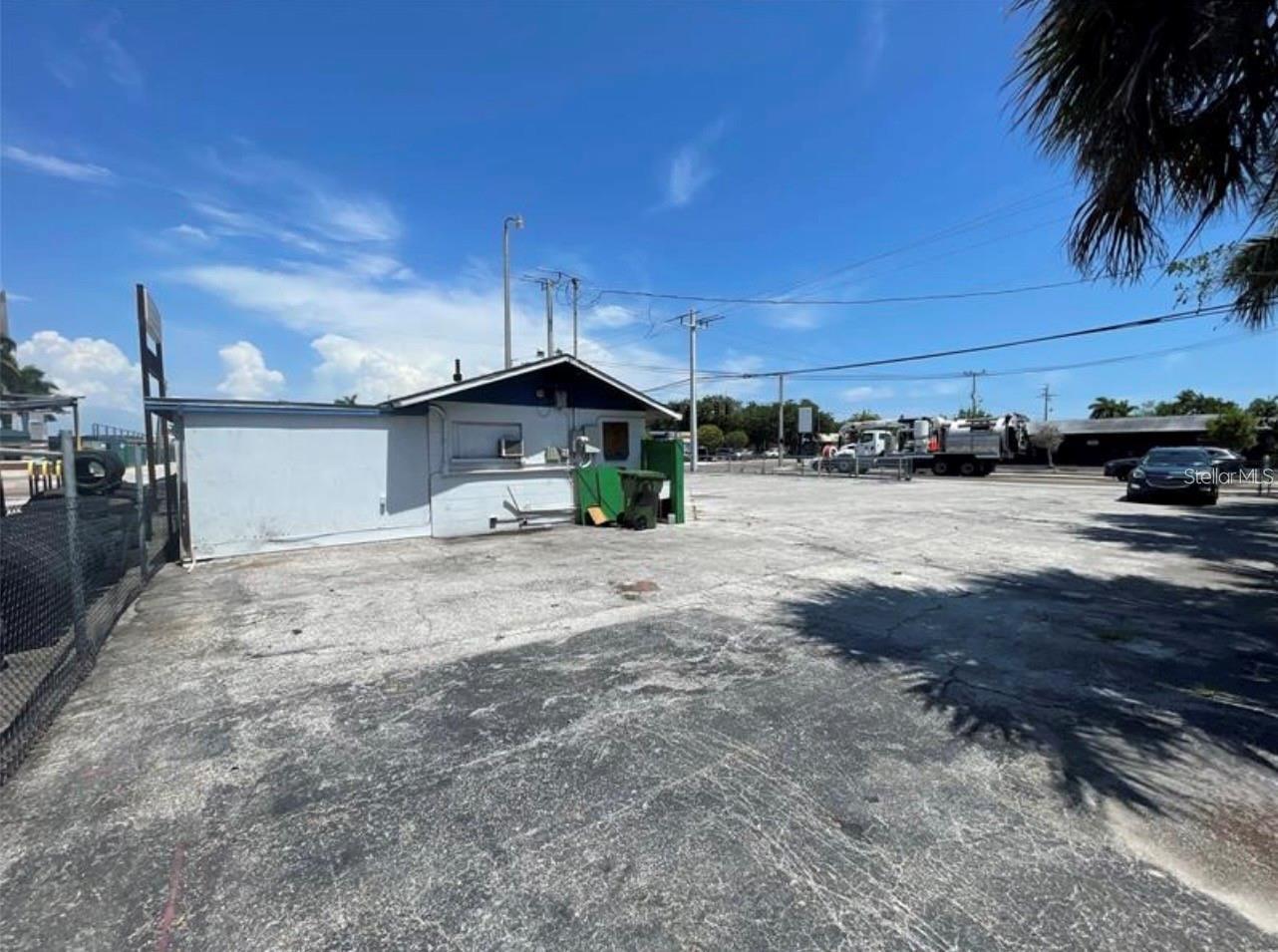 VILLA PARK - Commercial Lease