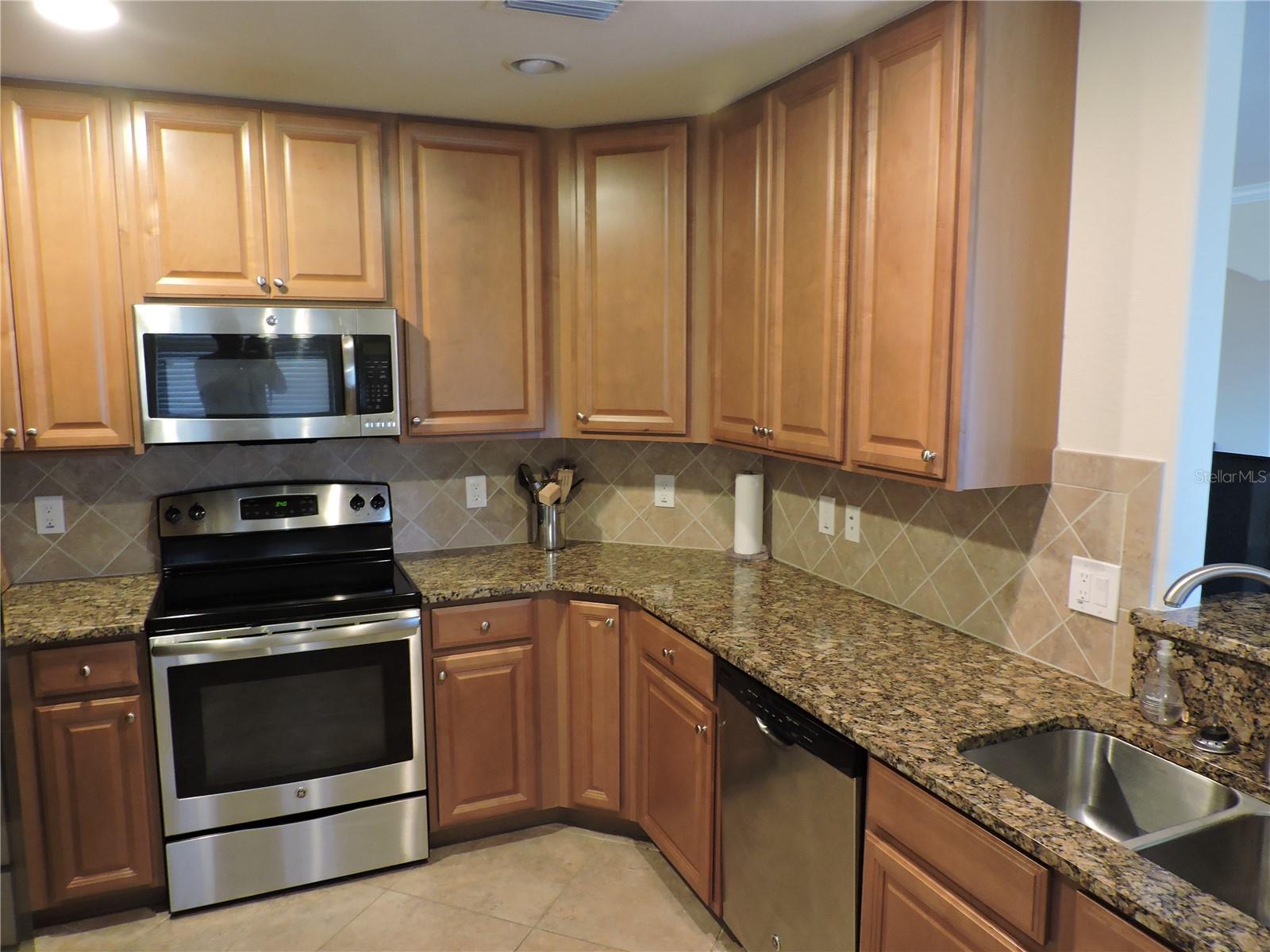 COACH HOMES 1 AT GRAN PARADISO - Residential