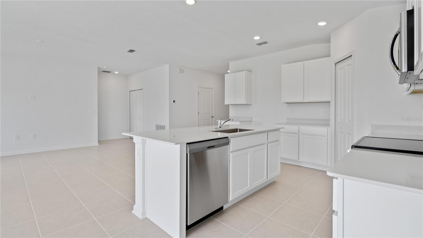 HUNT CLUB GROVES 50S - Residential