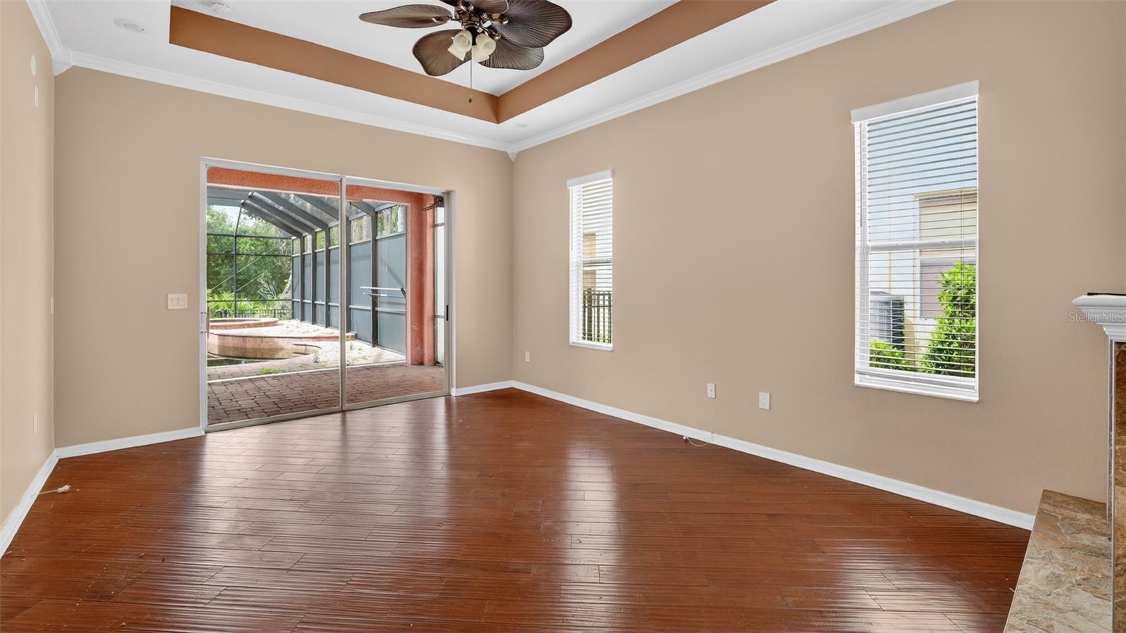 WATERS EDGE 01 - Residential