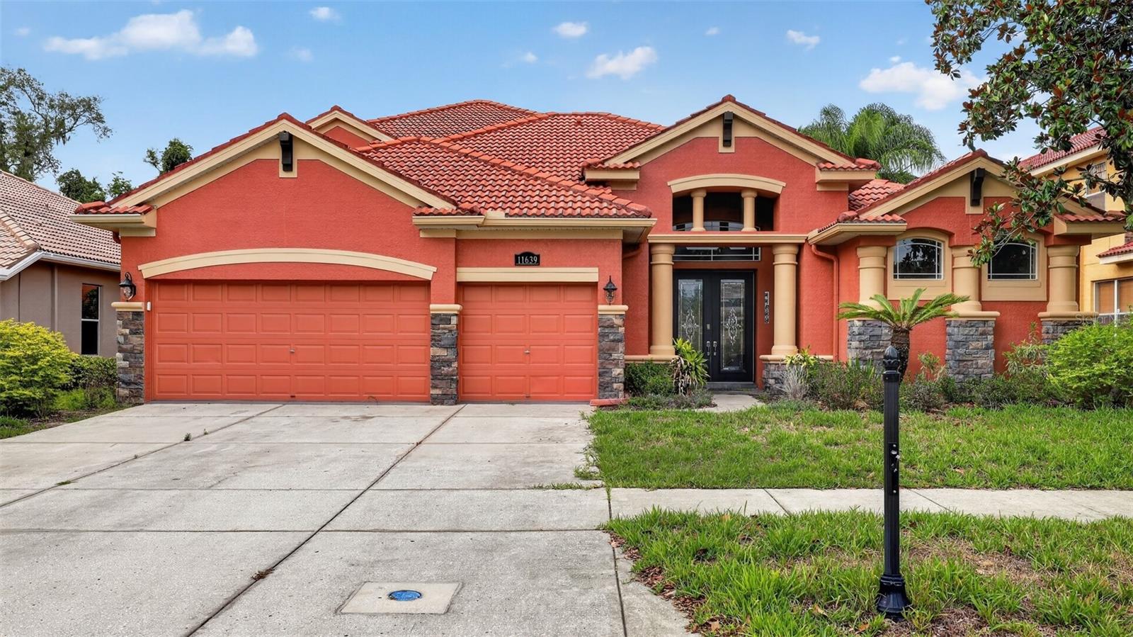 WATERS EDGE 01 - Residential