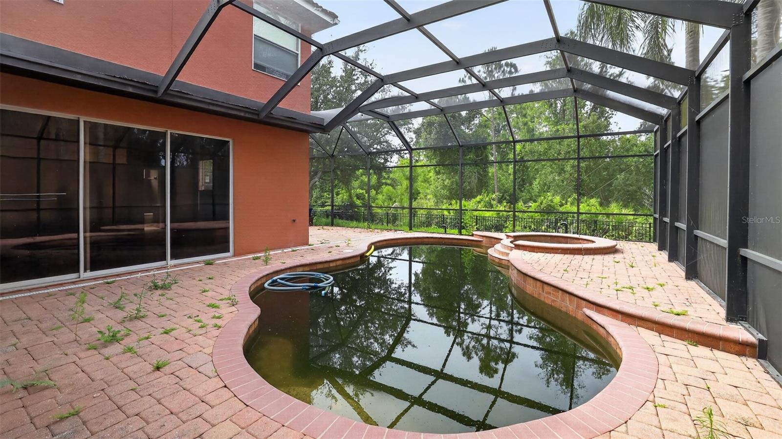 WATERS EDGE 01 - Residential
