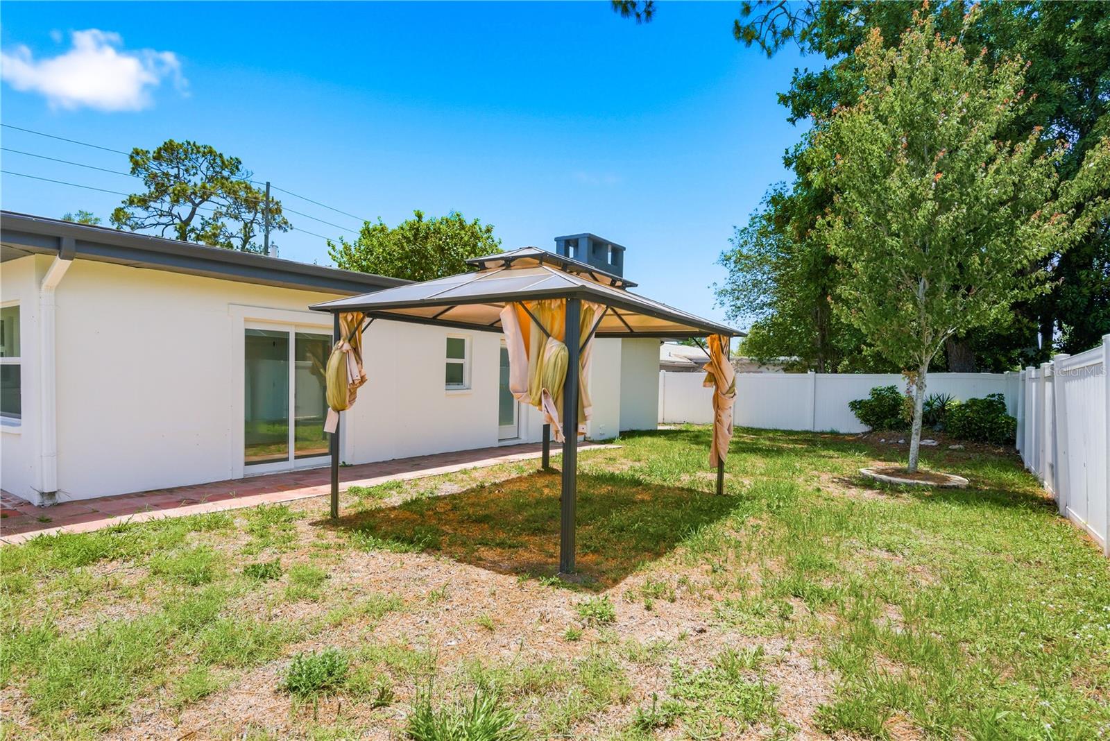 FAIRWAY MANOR - Residential Lease