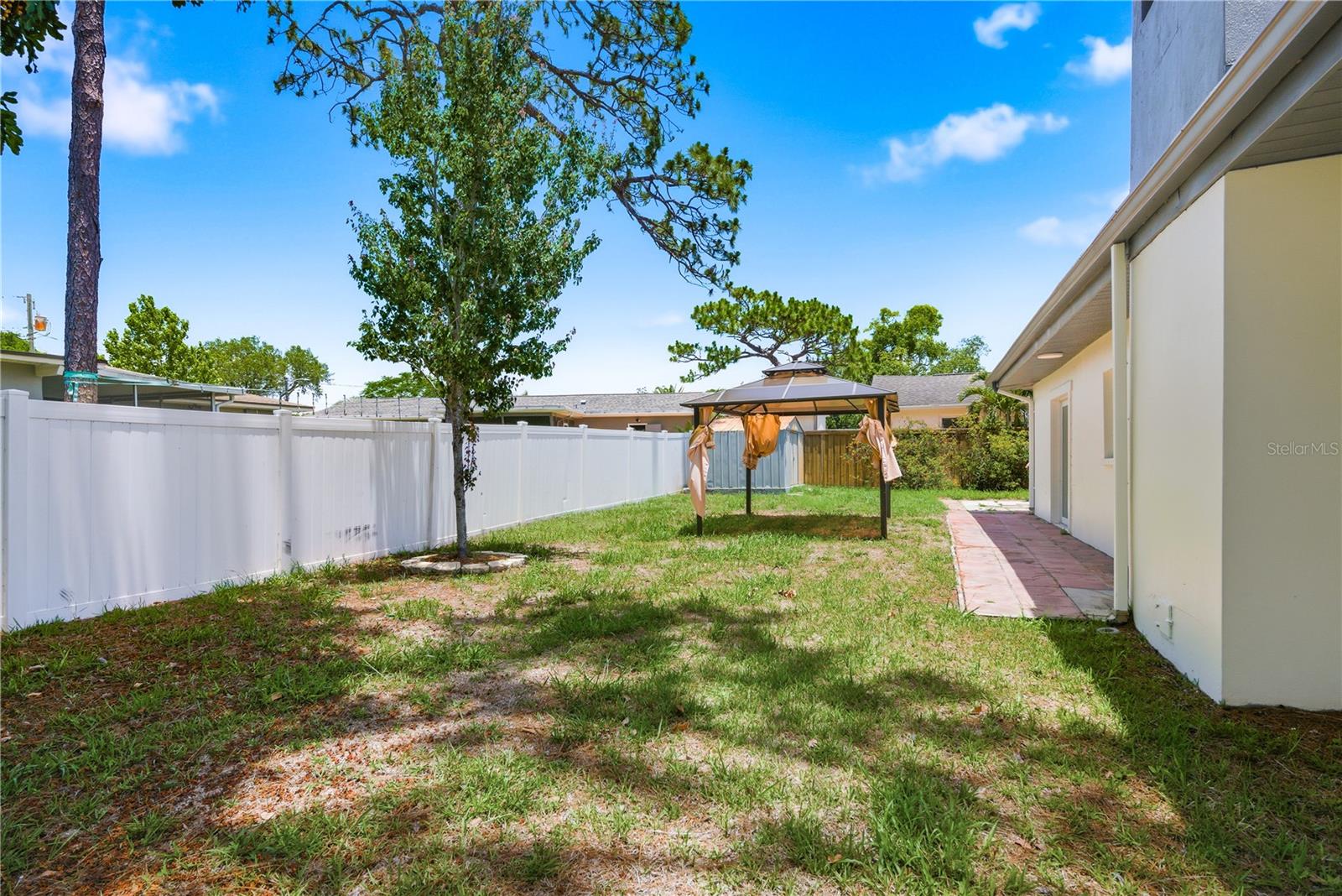 FAIRWAY MANOR - Residential Lease