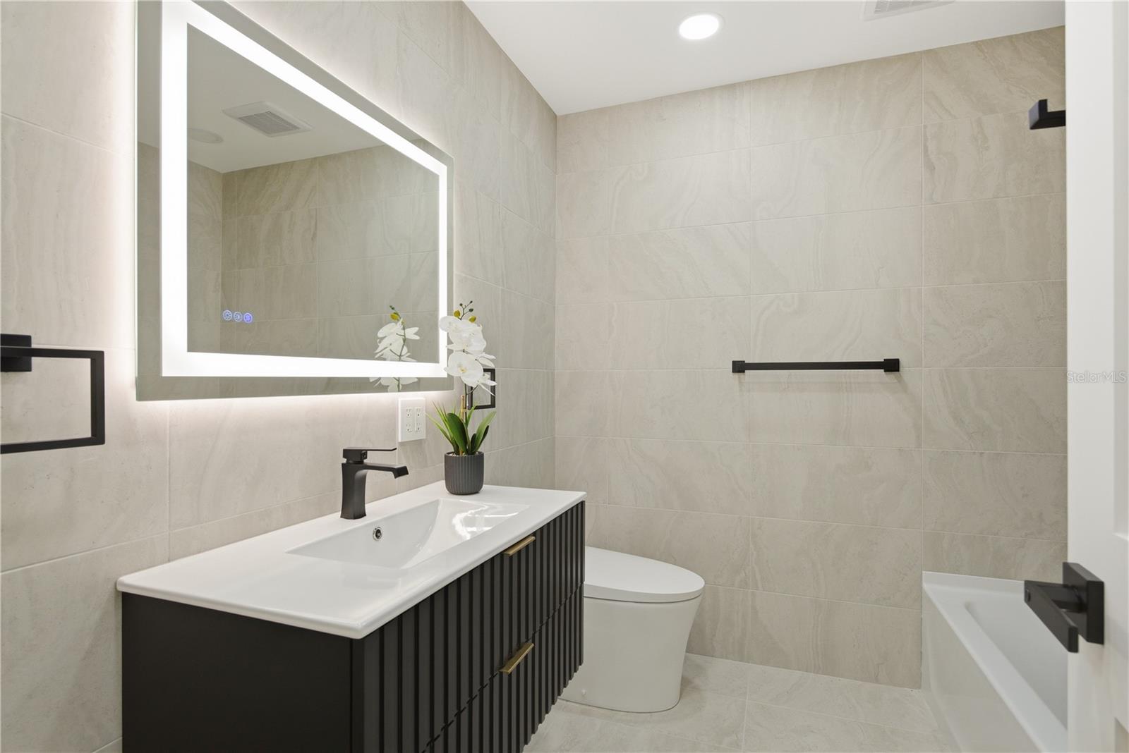 FAIRWAY MANOR - Residential Lease