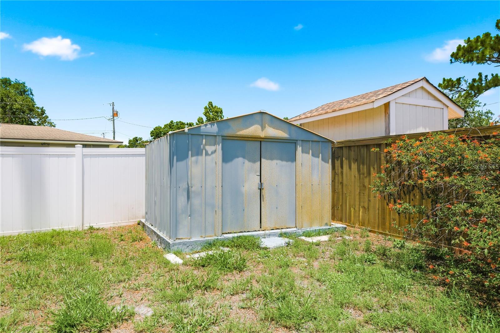 FAIRWAY MANOR - Residential Lease