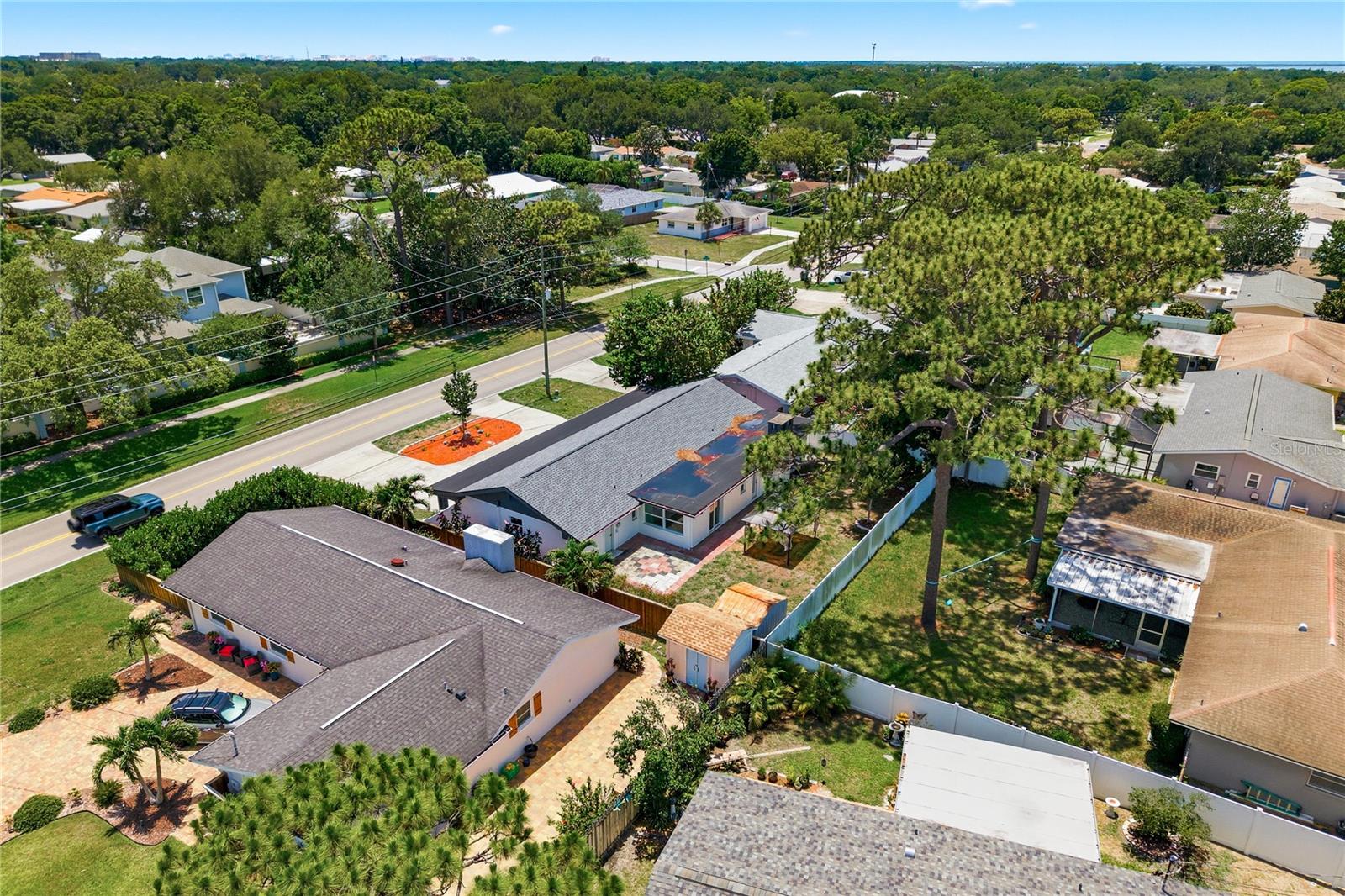 FAIRWAY MANOR - Residential Lease