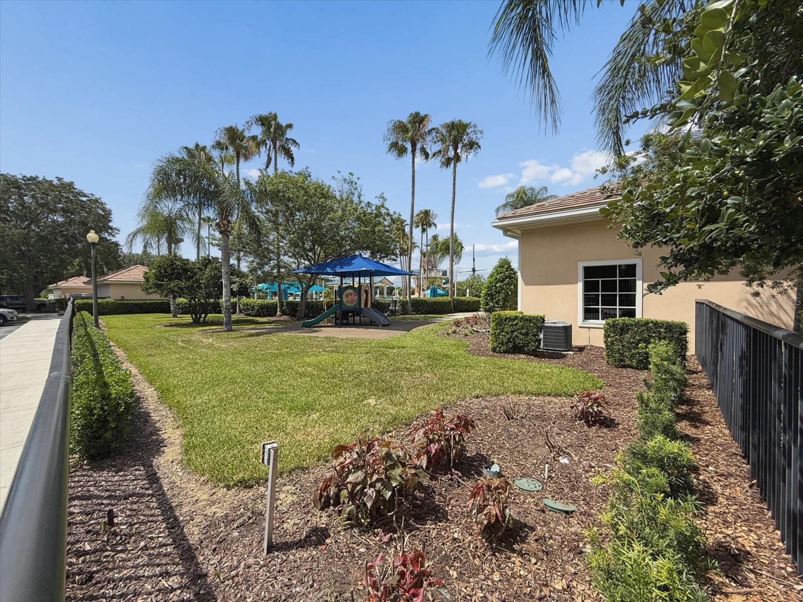 VISTA LAKES VILLAGE N-1 PEMBROKE - Residential