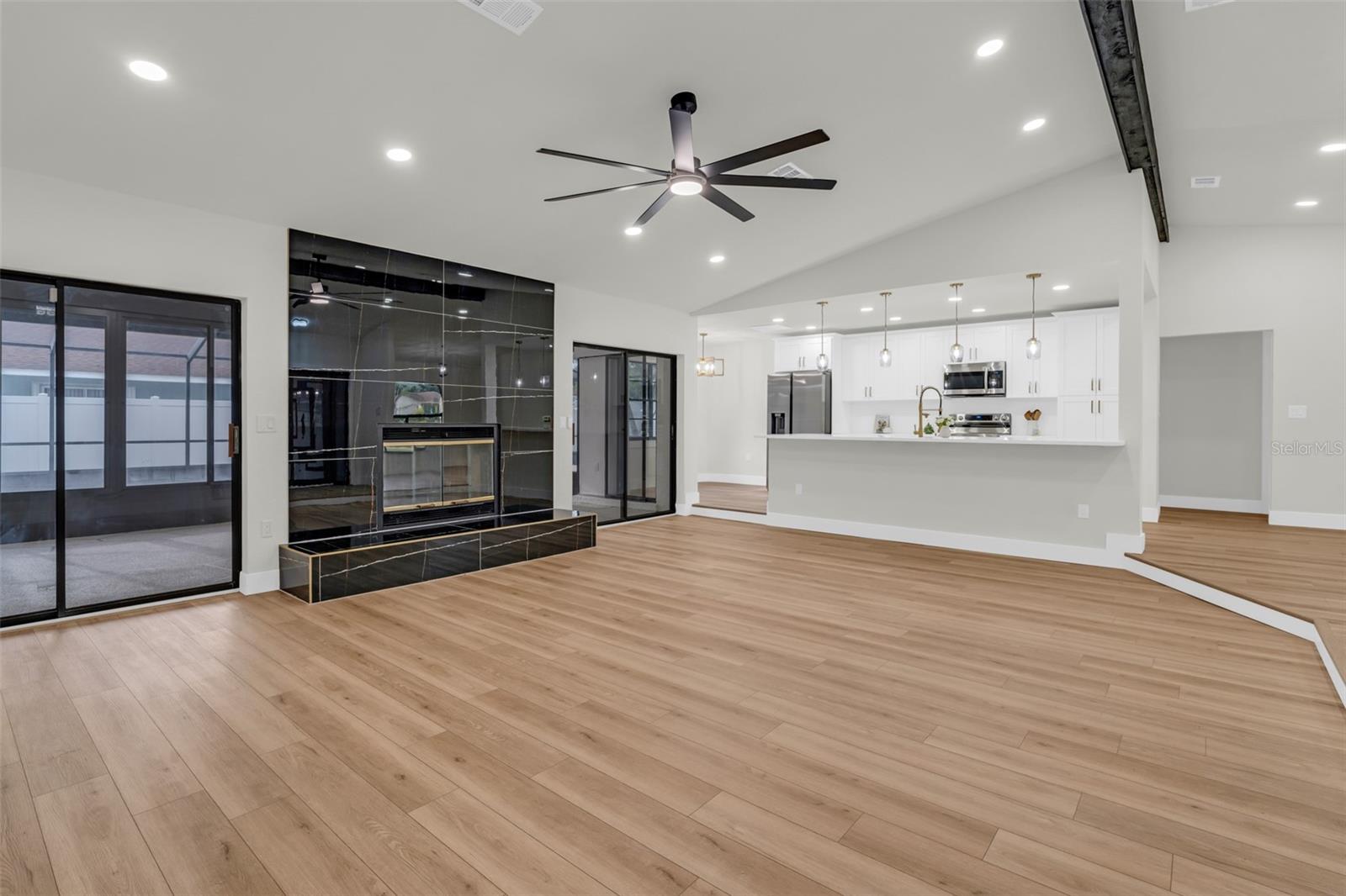 SPRING HILL - Residential
