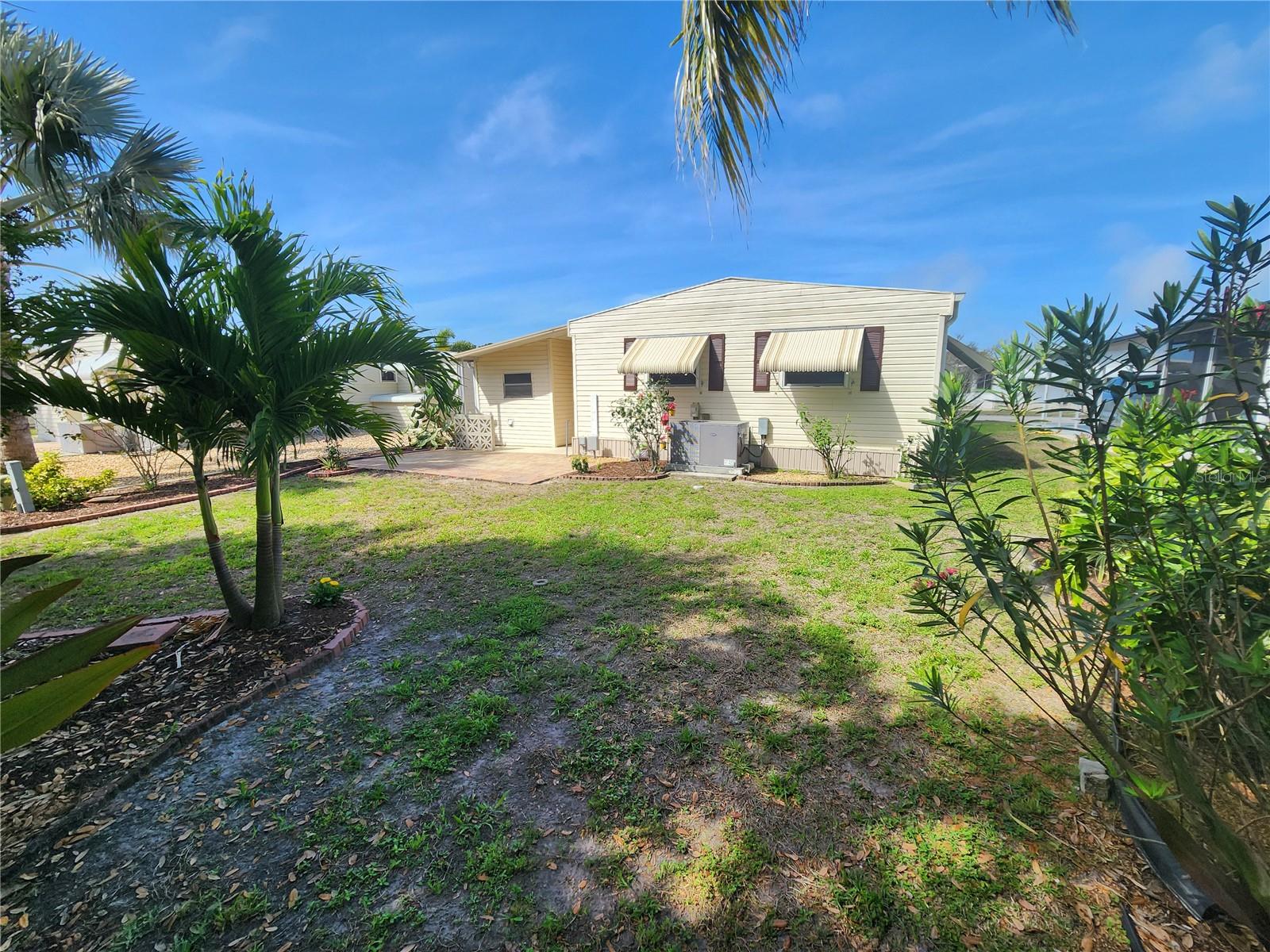 PALM LAKE ESTATES - Residential