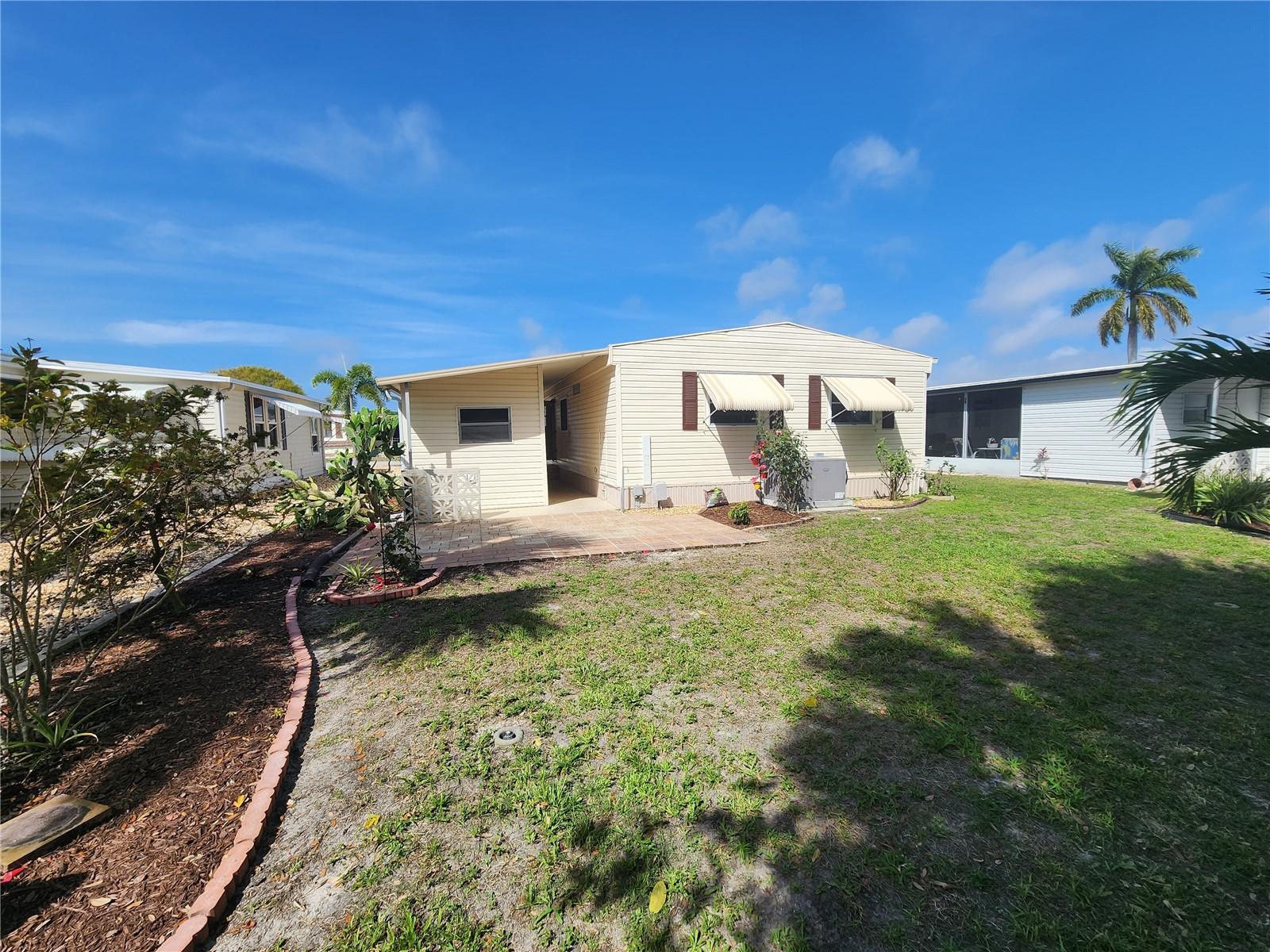 PALM LAKE ESTATES - Residential