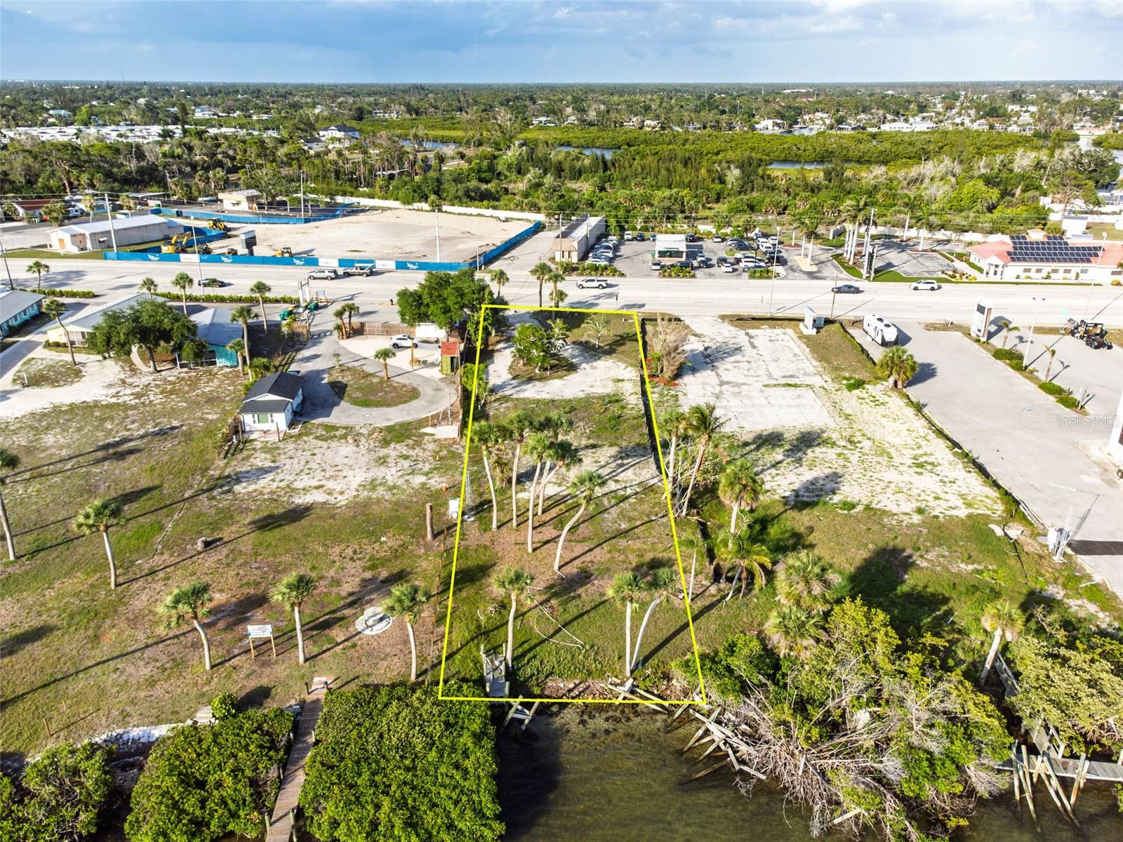 SUNSET BAY - Land