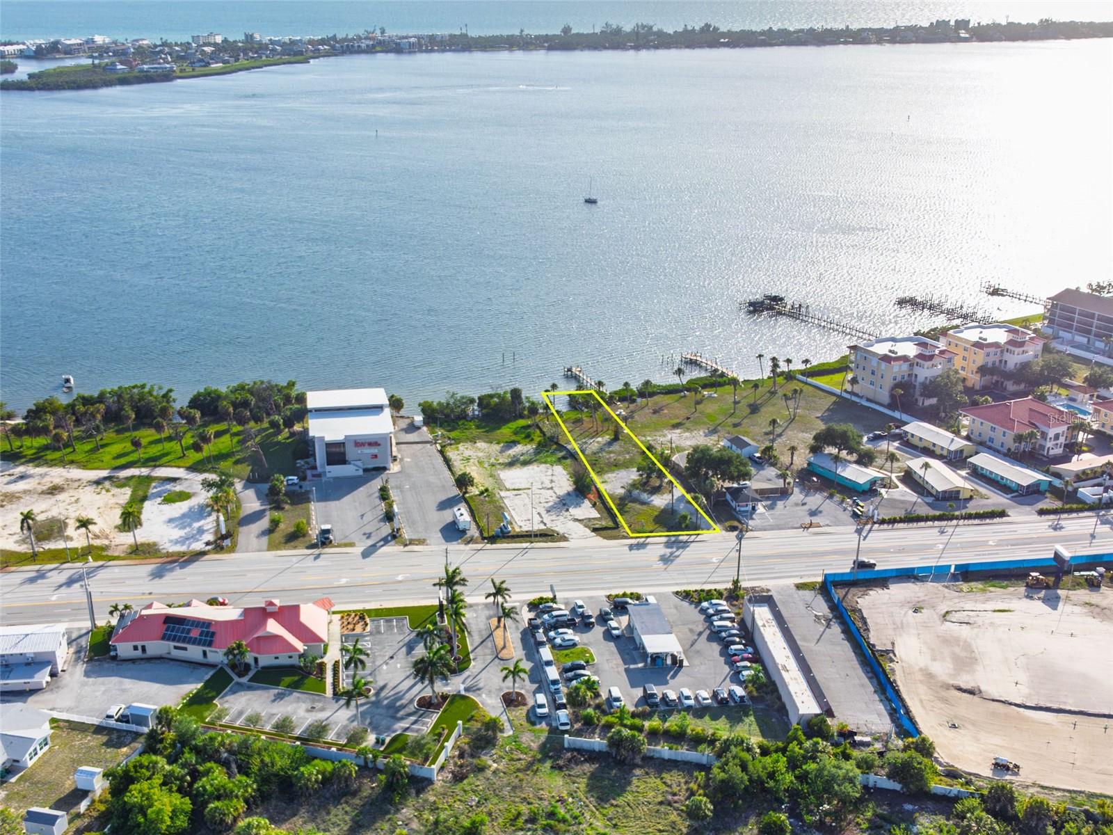 SUNSET BAY - Land