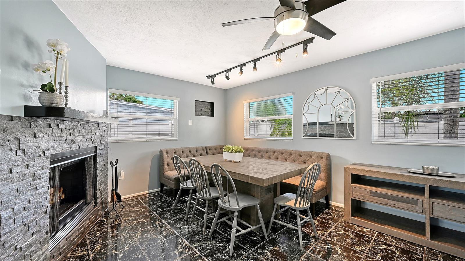 RIDGEWOOD ESTATES ADD 04 - Residential