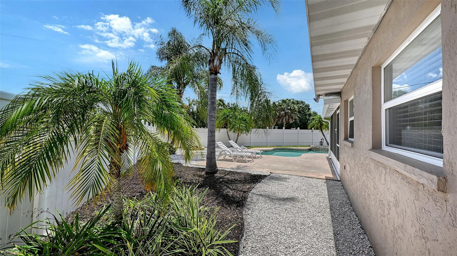 RIDGEWOOD ESTATES ADD 04 - Residential