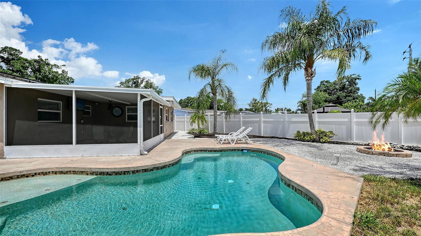 RIDGEWOOD ESTATES ADD 04 - Residential