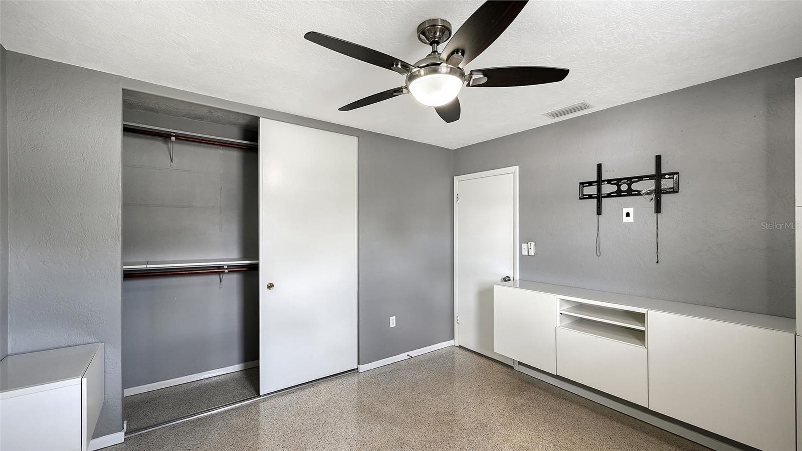 RIDGEWOOD ESTATES ADD 04 - Residential