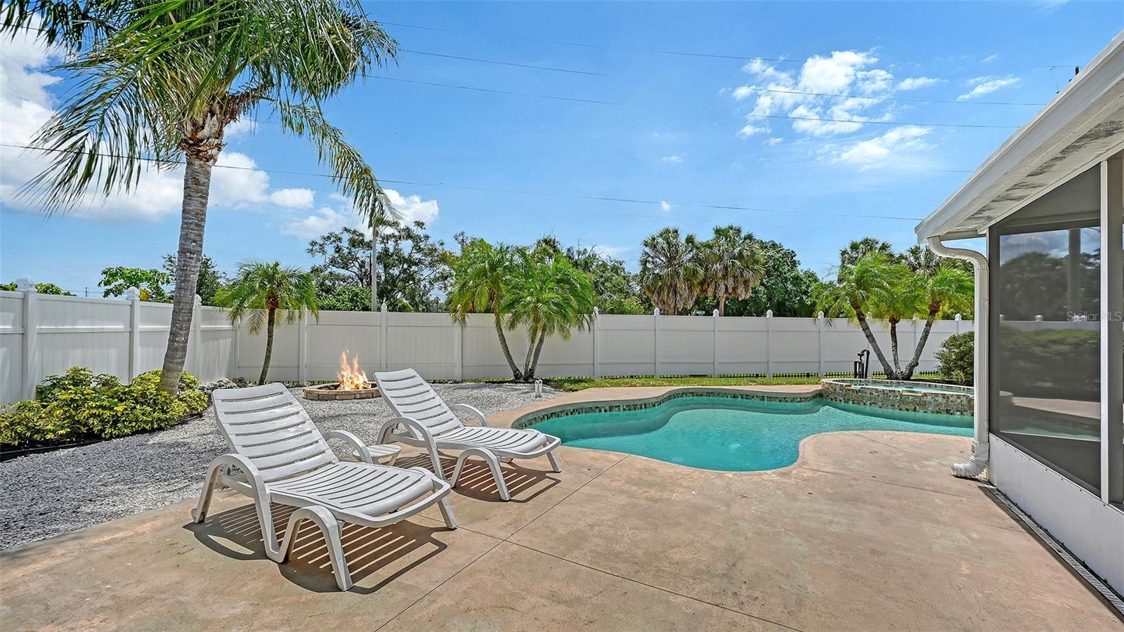 RIDGEWOOD ESTATES ADD 04 - Residential
