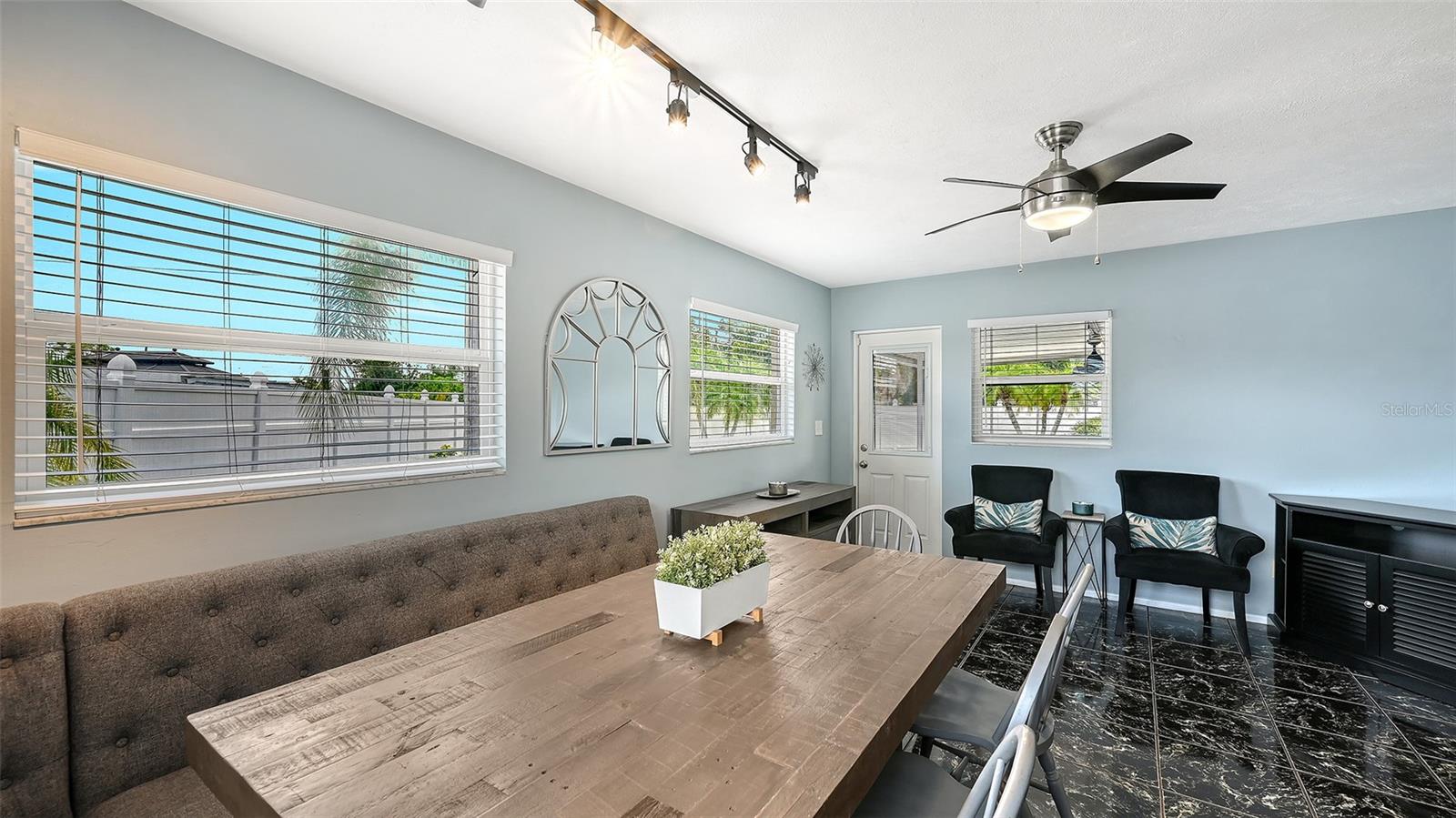 RIDGEWOOD ESTATES ADD 04 - Residential