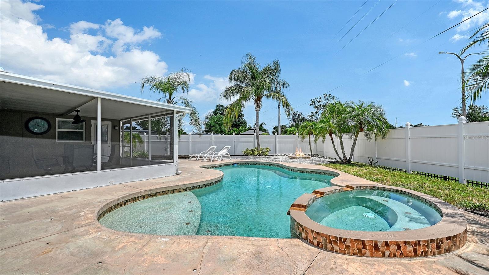 RIDGEWOOD ESTATES ADD 04 - Residential