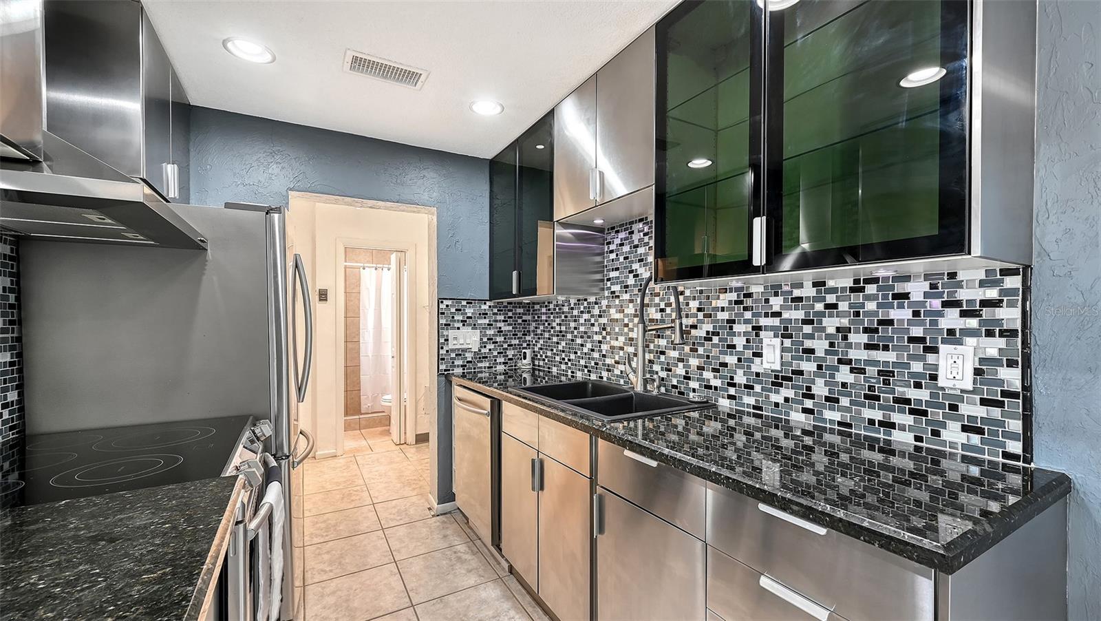 RIDGEWOOD ESTATES ADD 04 - Residential