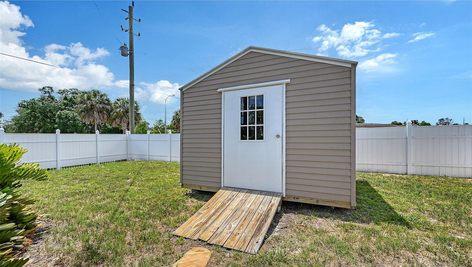 RIDGEWOOD ESTATES ADD 04 - Residential