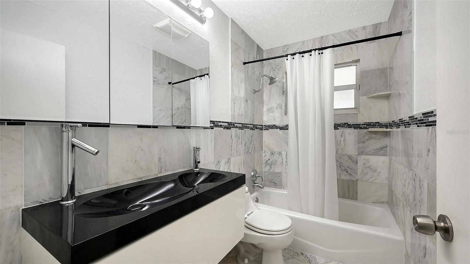 RIDGEWOOD ESTATES ADD 04 - Residential