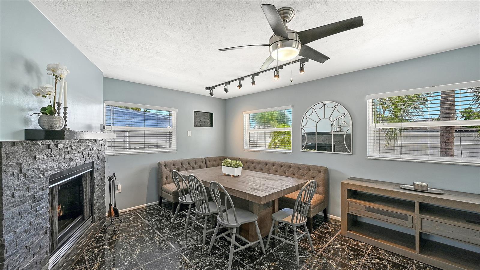 RIDGEWOOD ESTATES ADD 04 - Residential
